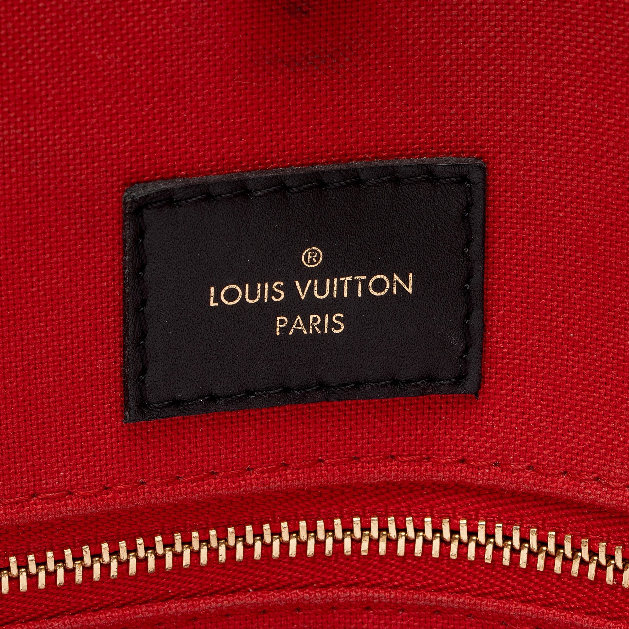 Louis Vuitton Giant Monogram Canvas Onthego GM Tote (SHF-vV9dsf)