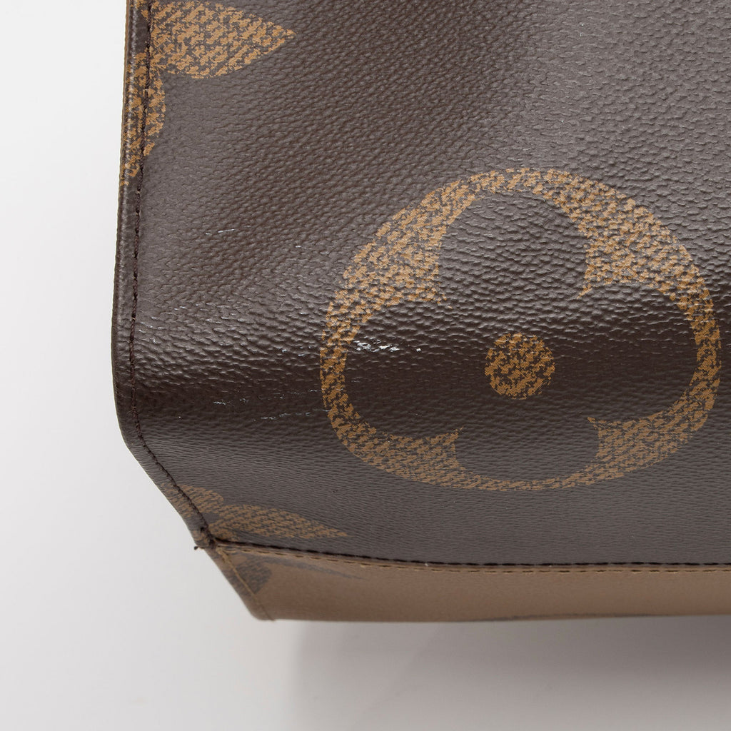 Louis Vuitton Giant Monogram Canvas Onthego GM Tote (SHF-fVBkOy)