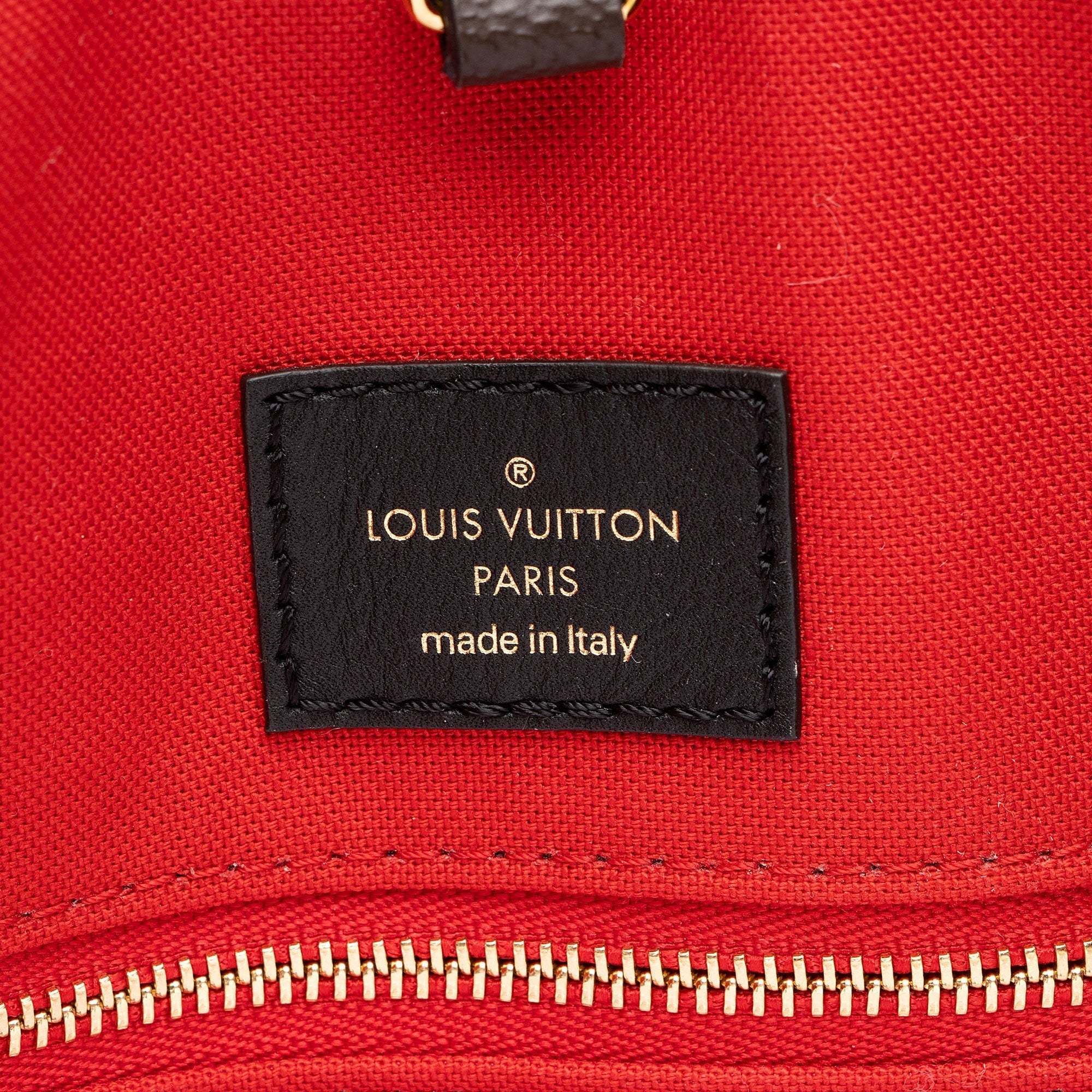 Louis Vuitton Giant Monogram Canvas Onthego GM Tote (SHF-KQAFwx)