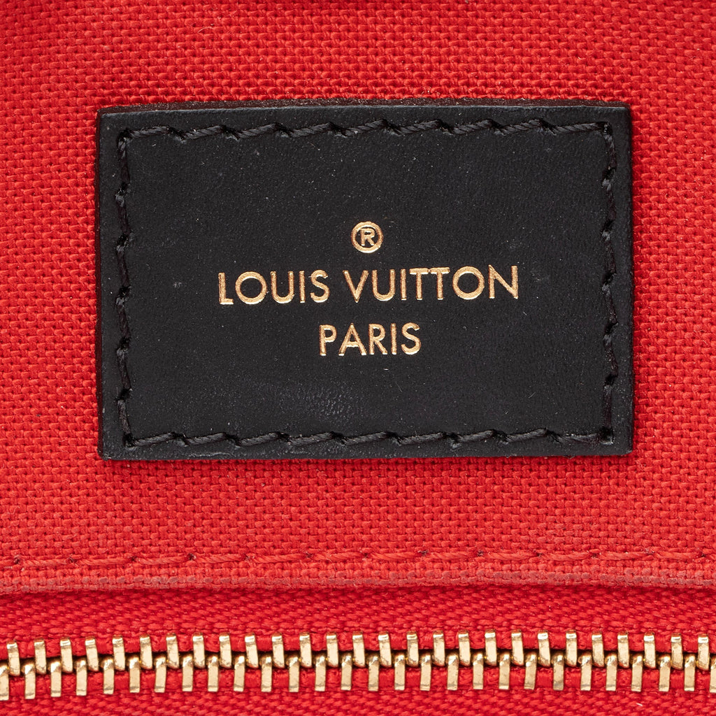 Louis Vuitton Giant Monogram Canvas Onthego MM Tote (SHF-22583)