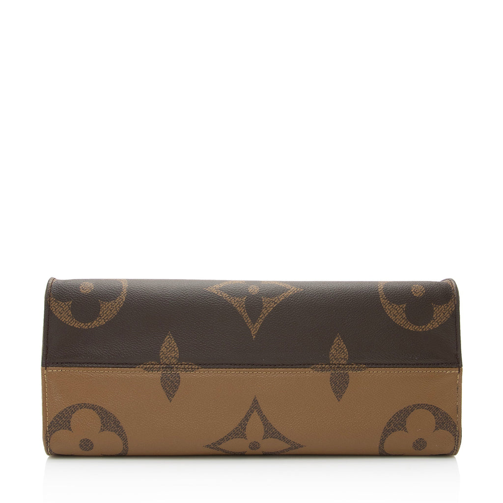 Louis Vuitton Giant Monogram Canvas Onthego MM Tote (SHF-22343)