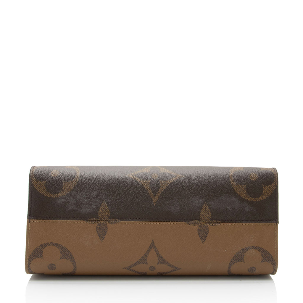 Louis Vuitton Giant Monogram Canvas Onthego MM Tote (SHF-tL87g4)