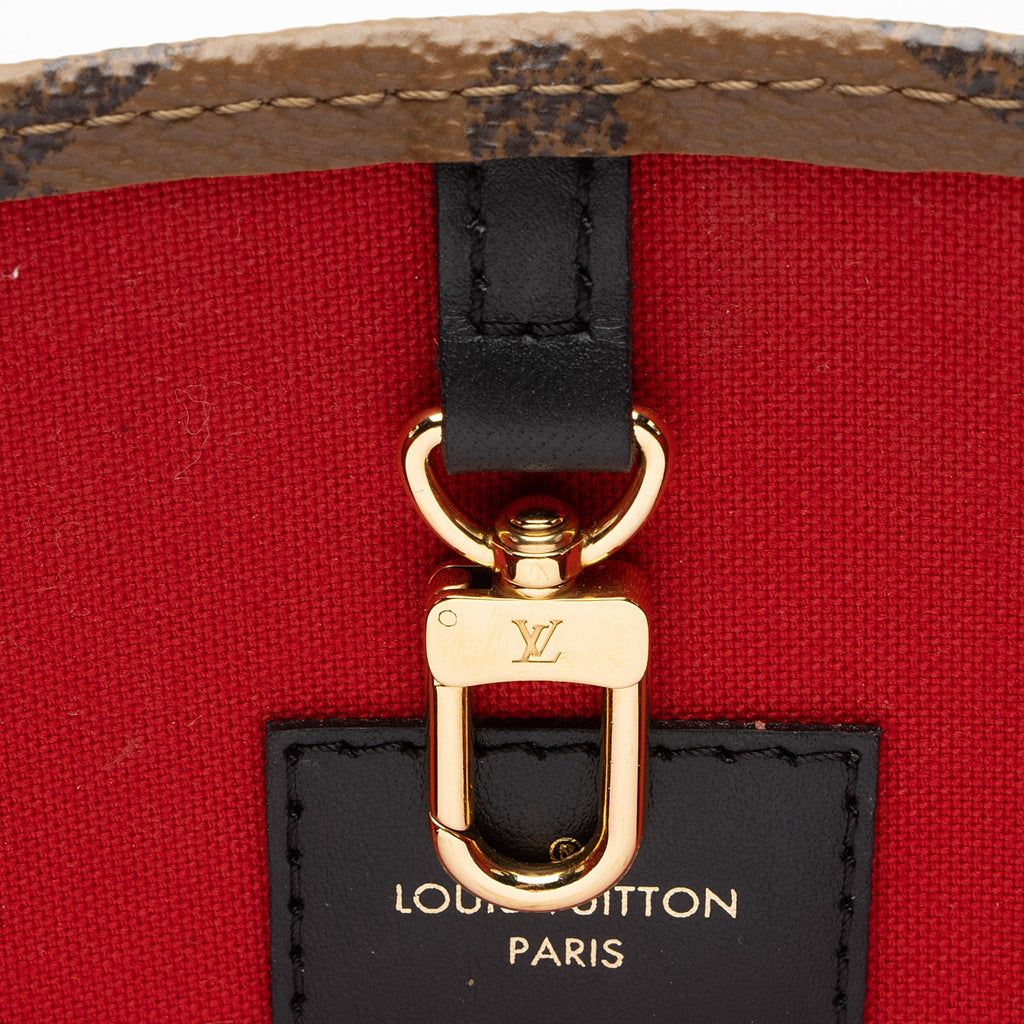 Louis Vuitton Giant Monogram Canvas Onthego MM Tote (SHF-tL87g4)