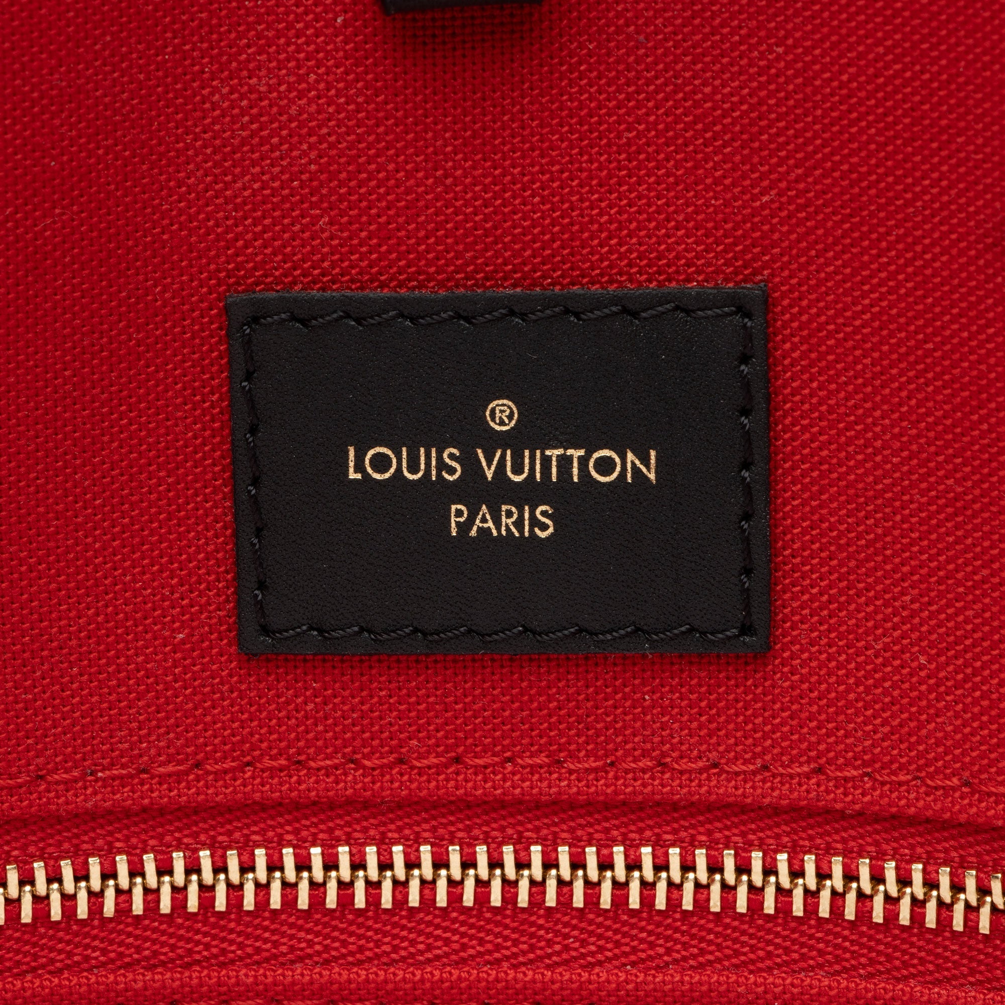 Louis Vuitton Giant Monogram Canvas Onthego MM Tote (SHF-KrVC5o)