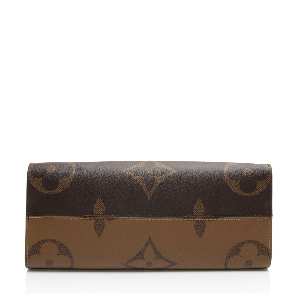 Louis Vuitton Giant Monogram Canvas Onthego MM Tote (SHF-kysayi)
