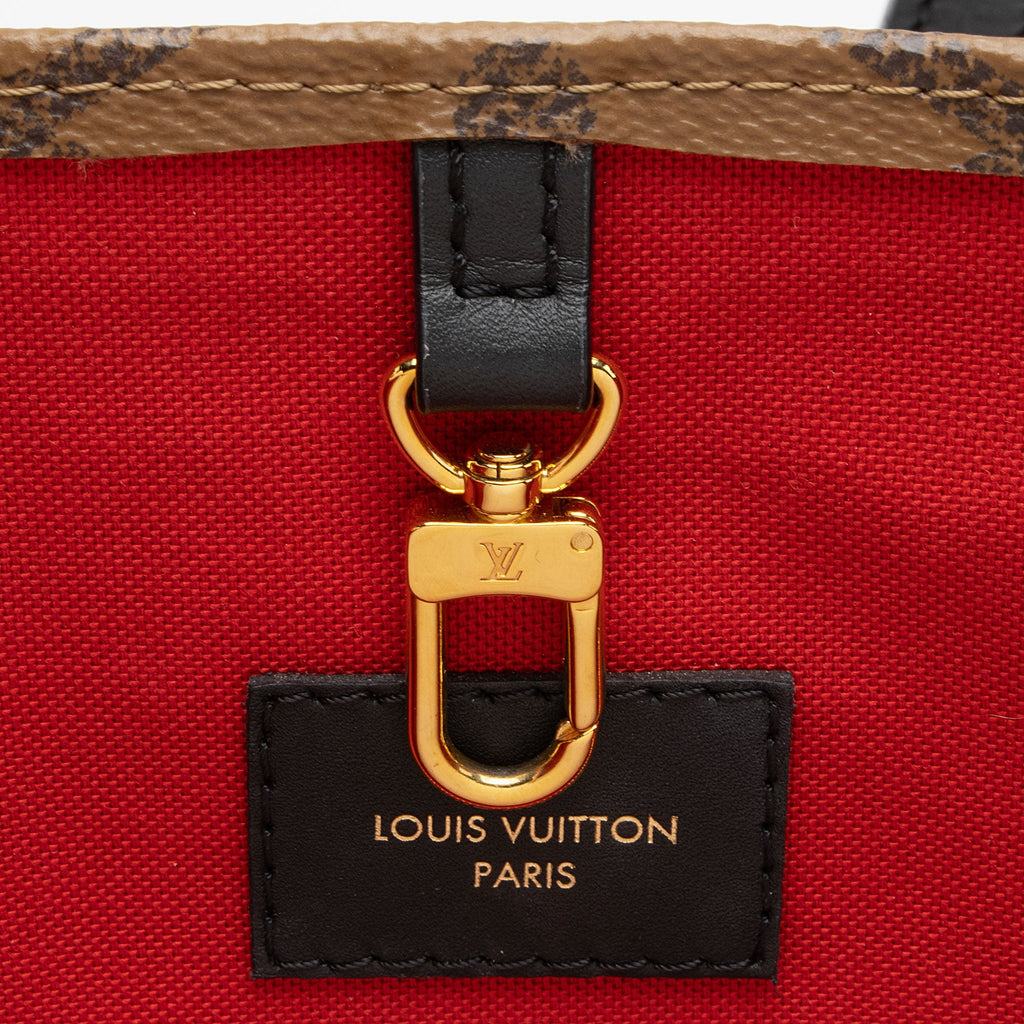 Louis Vuitton Giant Monogram Canvas Onthego MM Tote (SHF-kysayi)