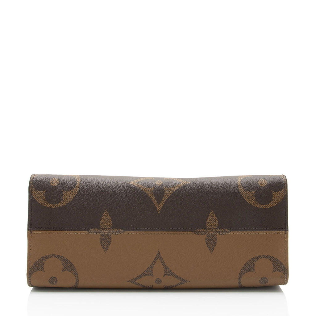 Louis Vuitton Giant Monogram Canvas Onthego MM Tote (SHF-OPM7Zk)