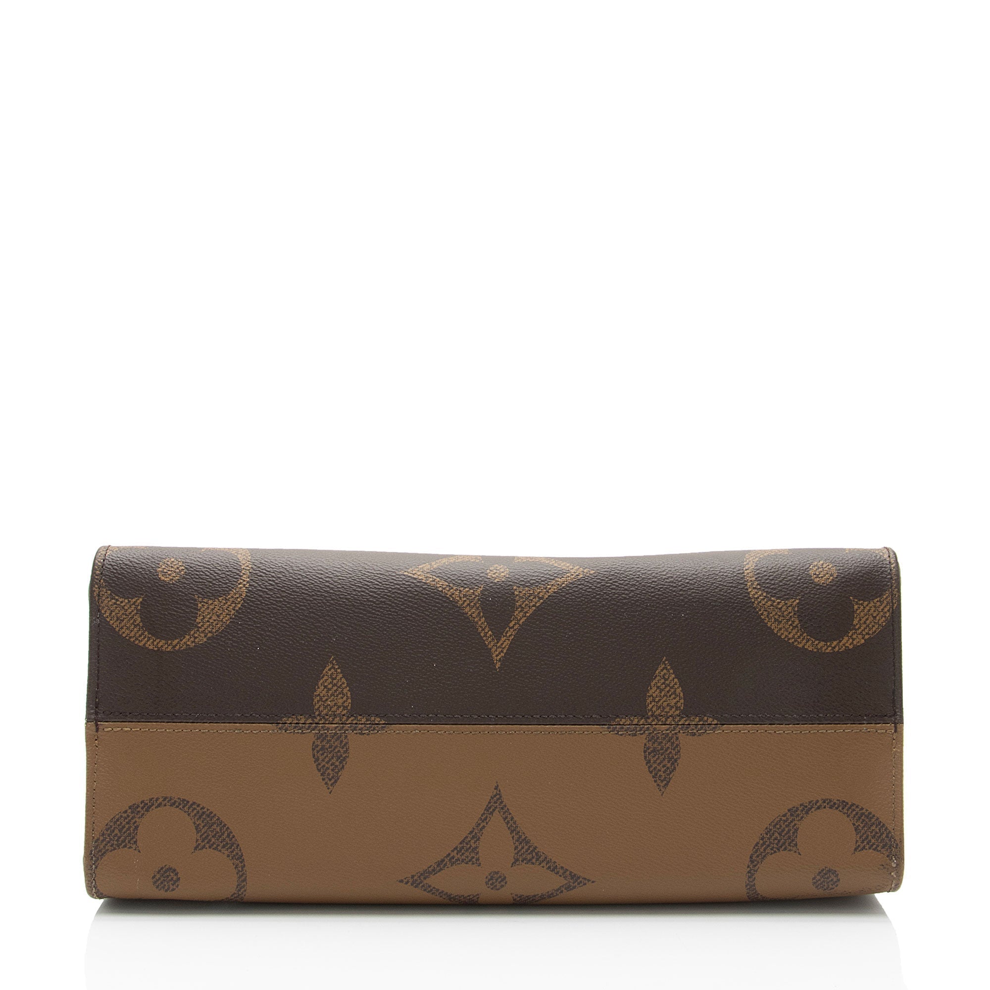 Louis Vuitton Giant Monogram Canvas Onthego MM Tote (SHF-OPM7Zk)