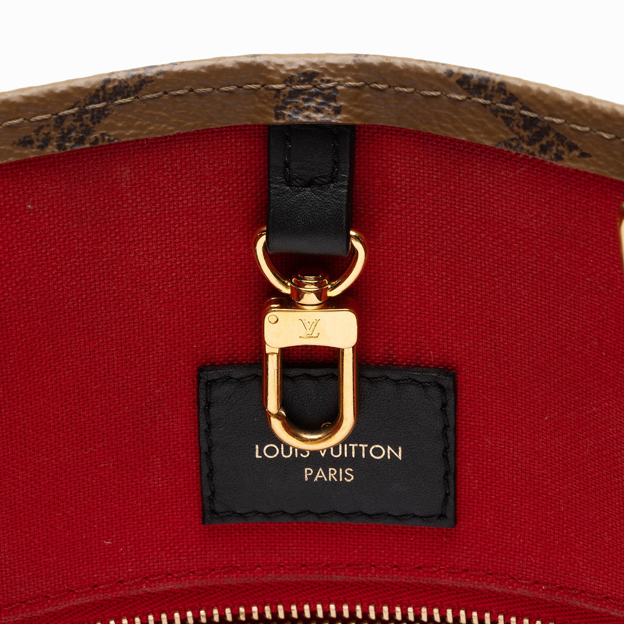 Louis Vuitton Giant Monogram Canvas Onthego MM Tote (SHF-OPM7Zk)