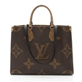 Louis Vuitton Giant Monogram Canvas Onthego MM Tote (SHF-OPM7Zk)