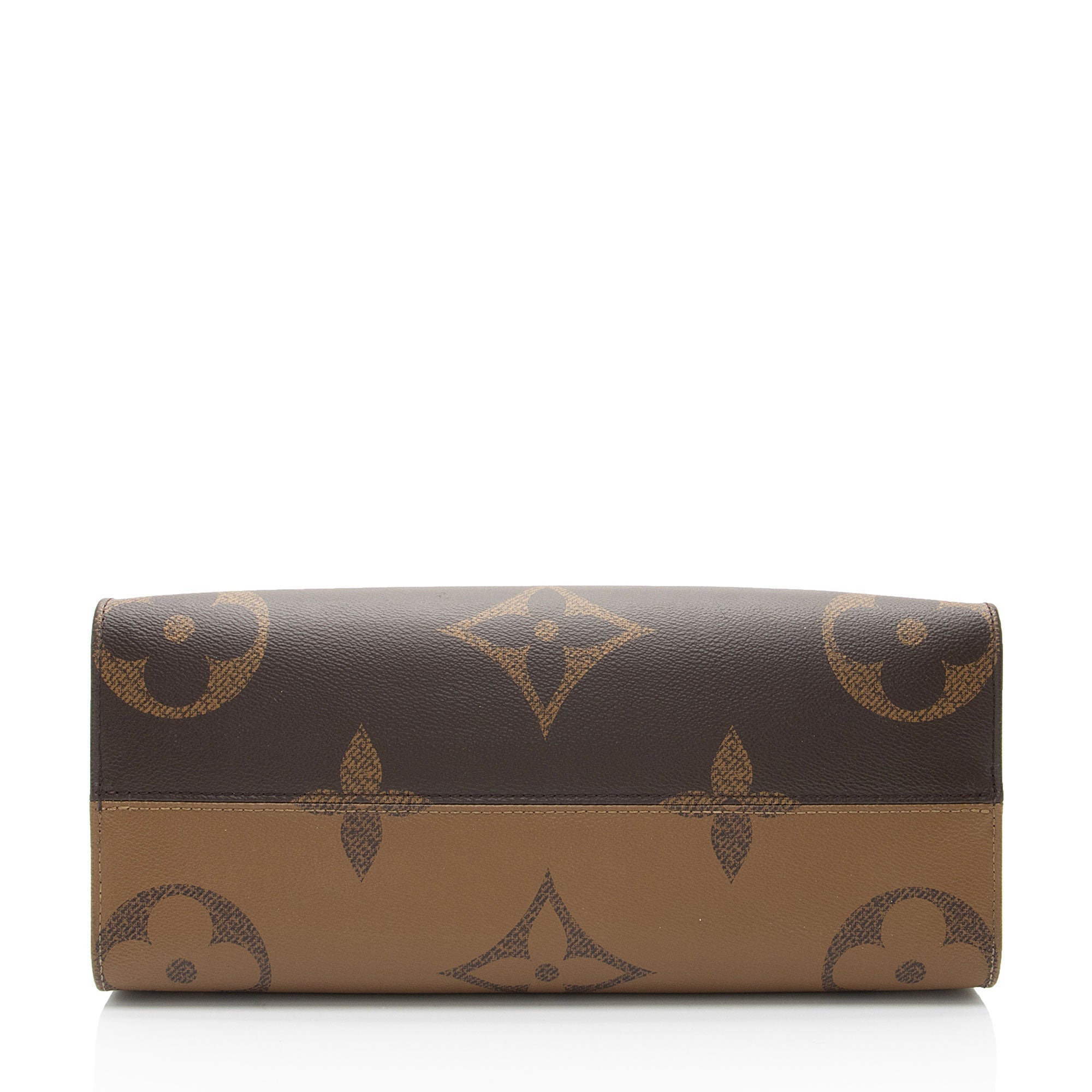 Louis Vuitton Giant Monogram Canvas Onthego MM Tote (SHF-B5VuuY)