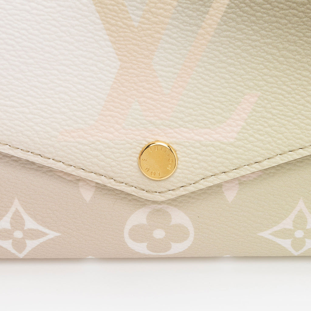 Louis Vuitton Giant Monogram Canvas Spring In The City Sarah Wallet (SHF-65K81f)