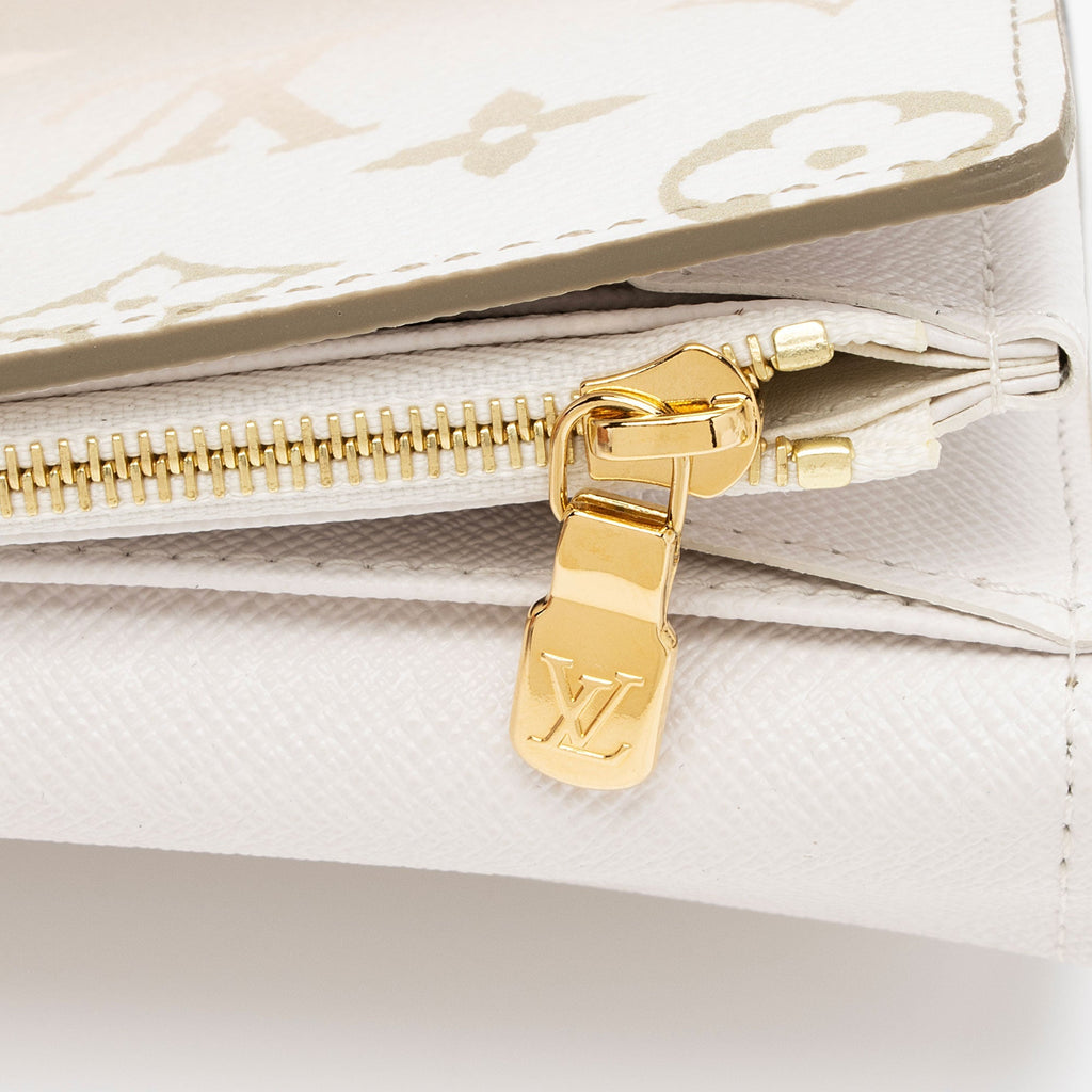 Louis Vuitton Giant Monogram Canvas Spring In The City Sarah Wallet (SHF-65K81f)