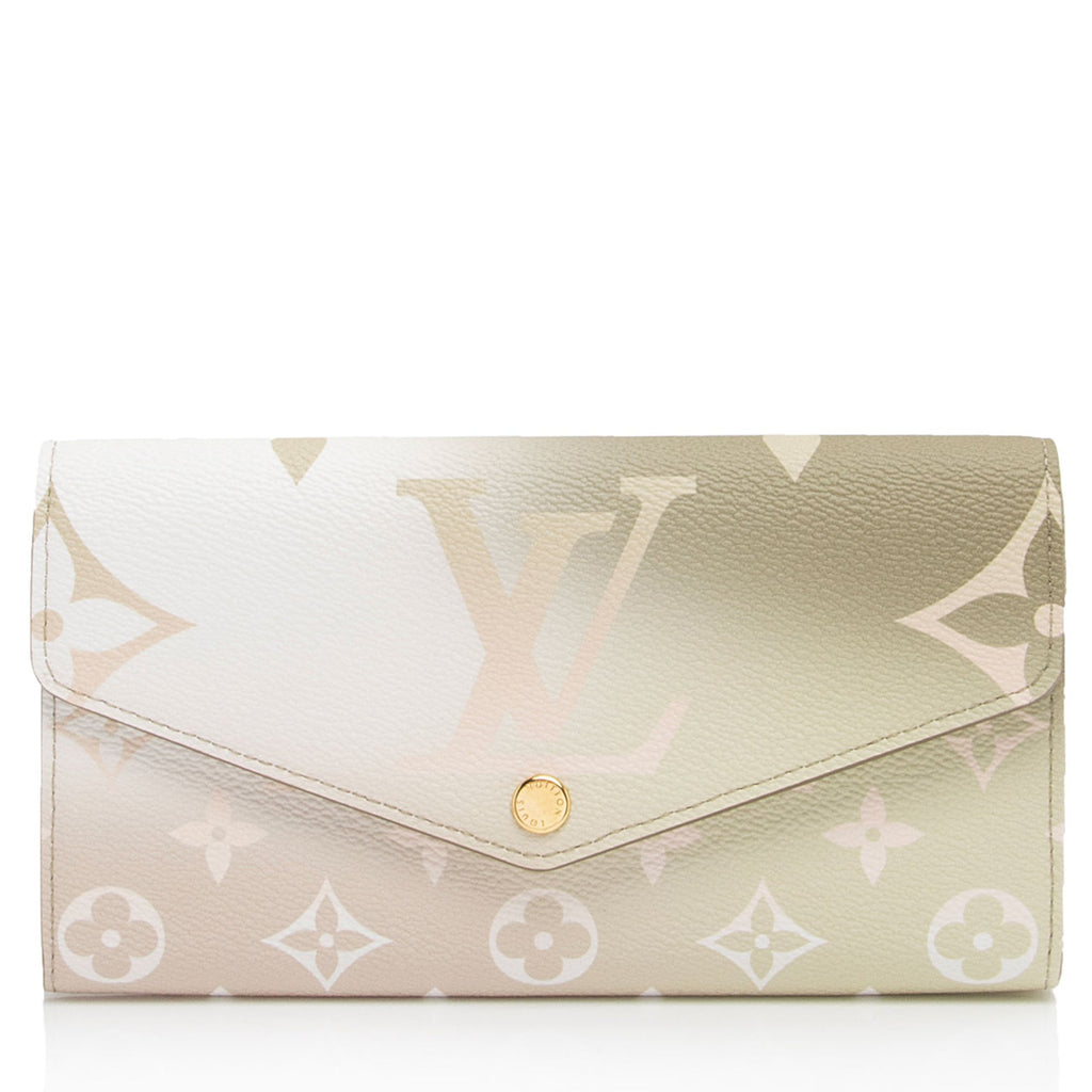 Louis Vuitton Giant Monogram Canvas Spring In The City Sarah Wallet (SHF-65K81f)