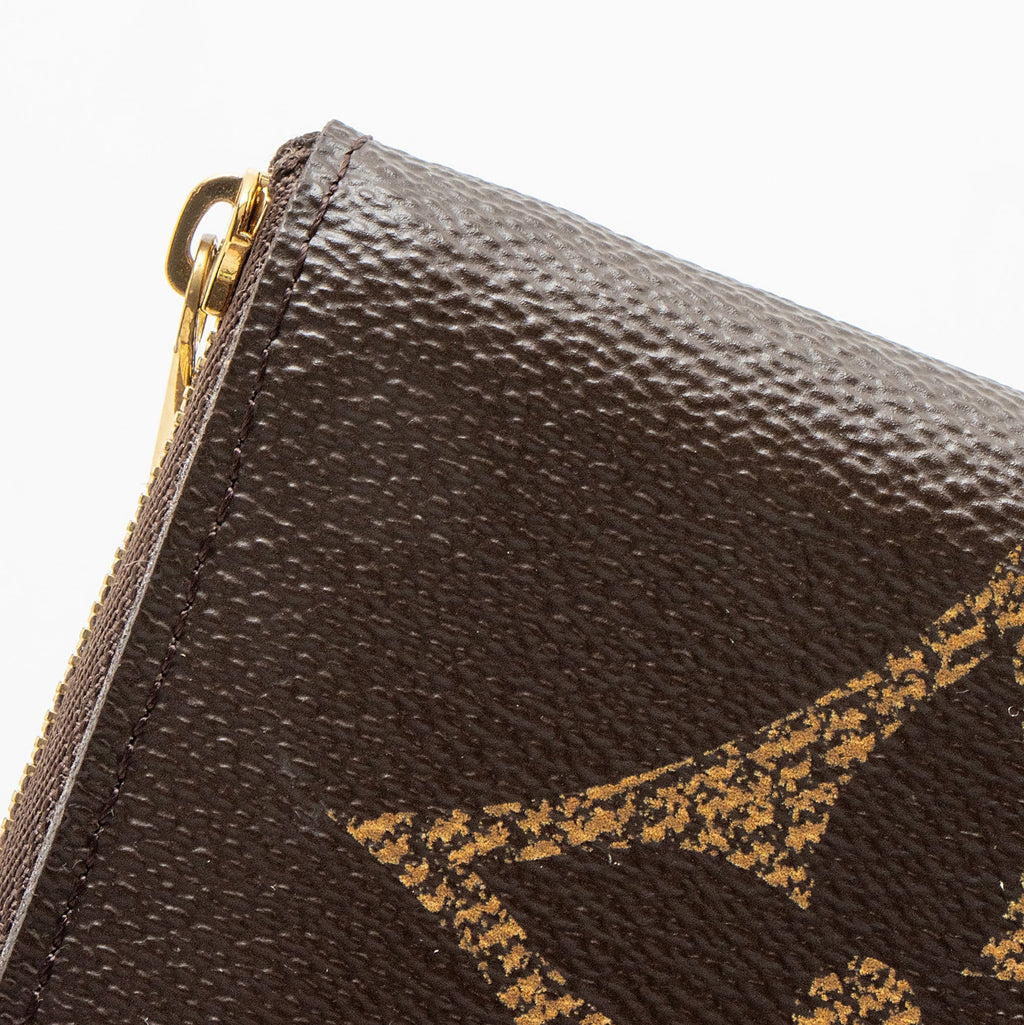 Louis Vuitton Giant Monogram Canvas Zippy Coin Wallet