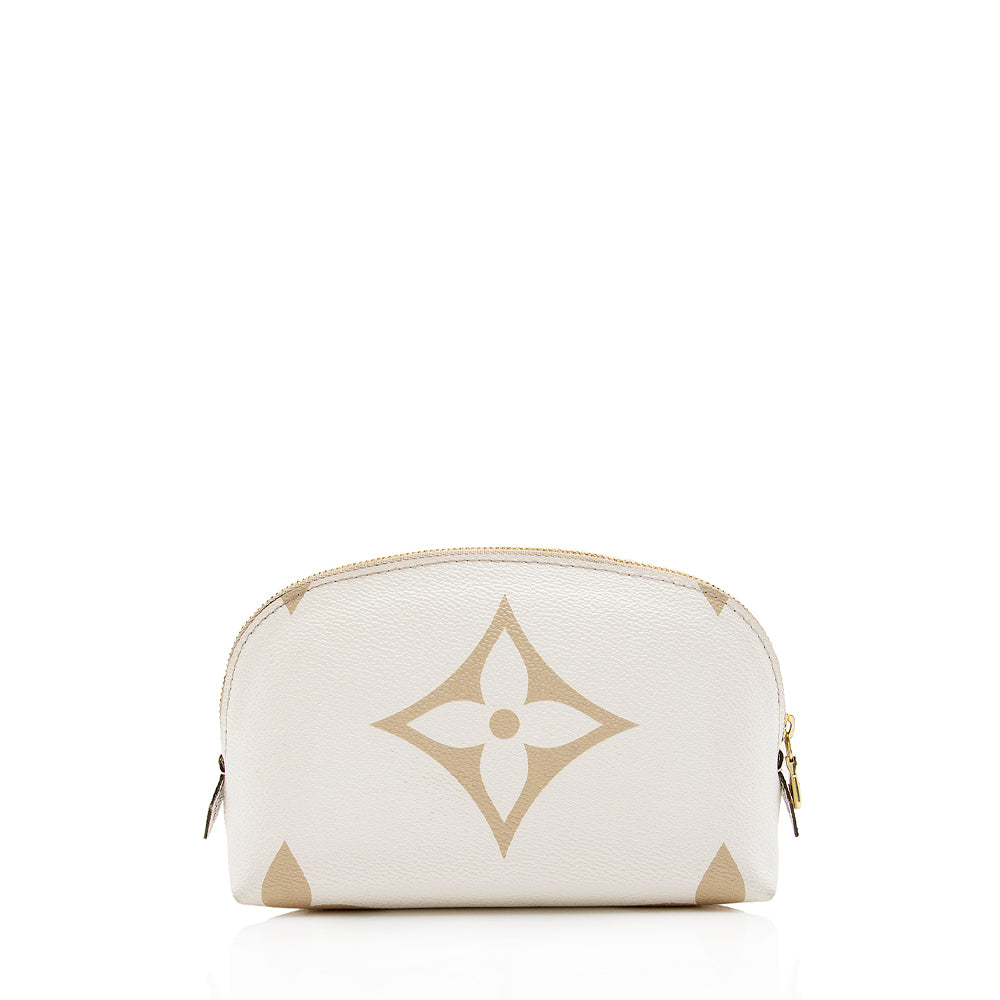 Louis Vuitton Giant Monogram Costmetic Pouch (SHF-16402)
