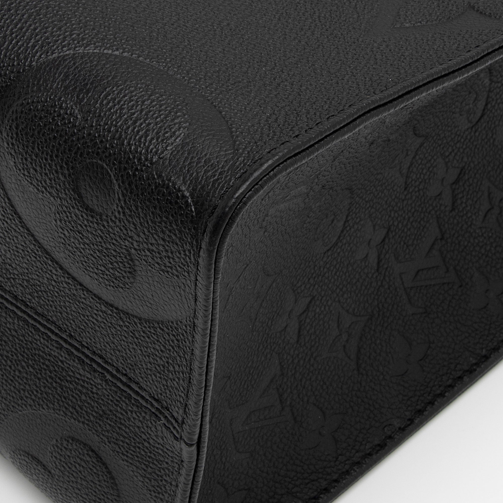 Louis Vuitton Giant Monogram Empreinte Onthego MM Tote (SHF-7wI8Am)