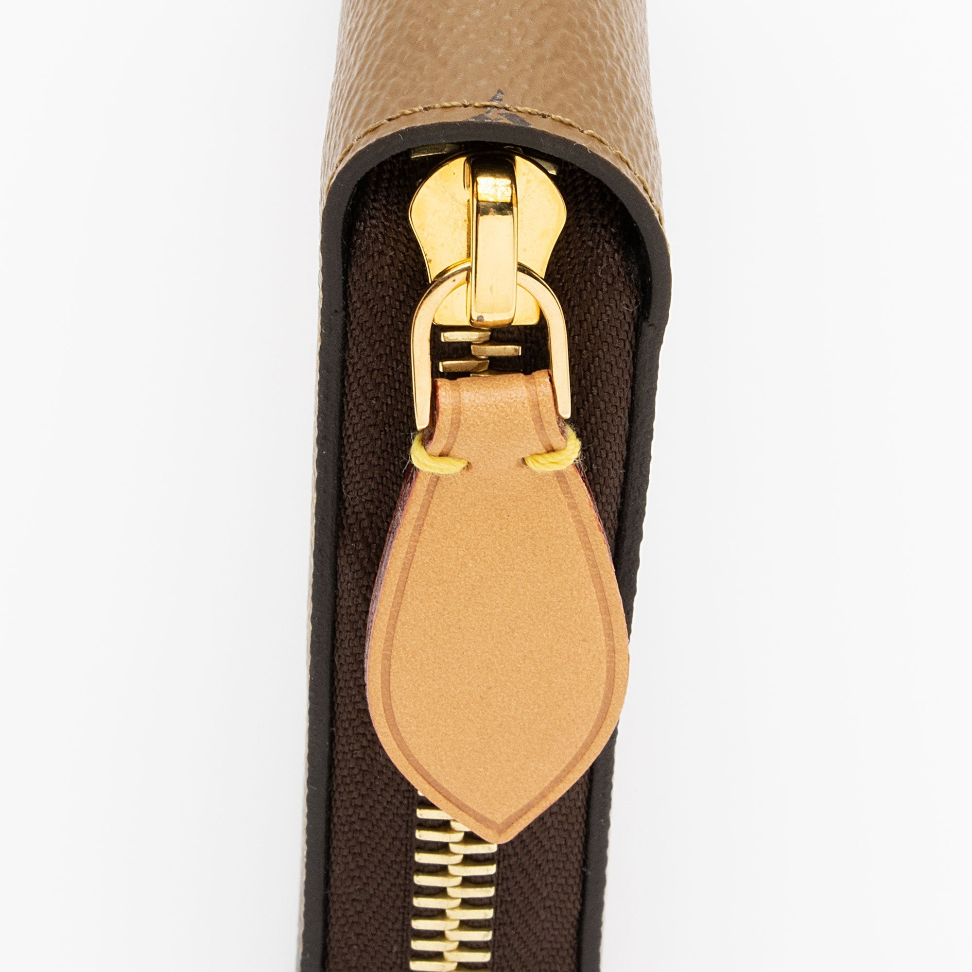 Louis Vuitton Giant Reverse Monogram Zippy Wallet (SHF-MOBEfD)