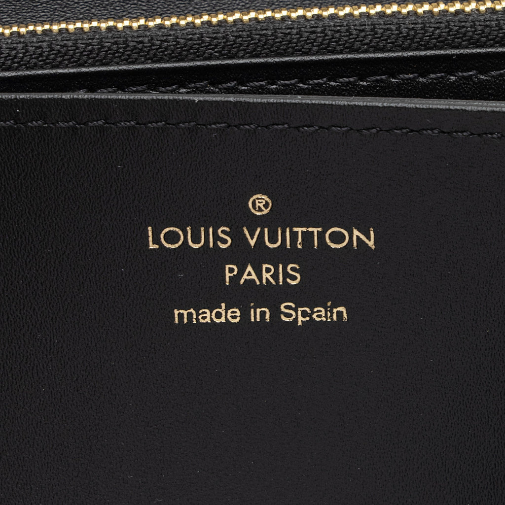 Louis Vuitton Giant Reverse Monogram Zippy Wallet (SHF-MOBEfD)