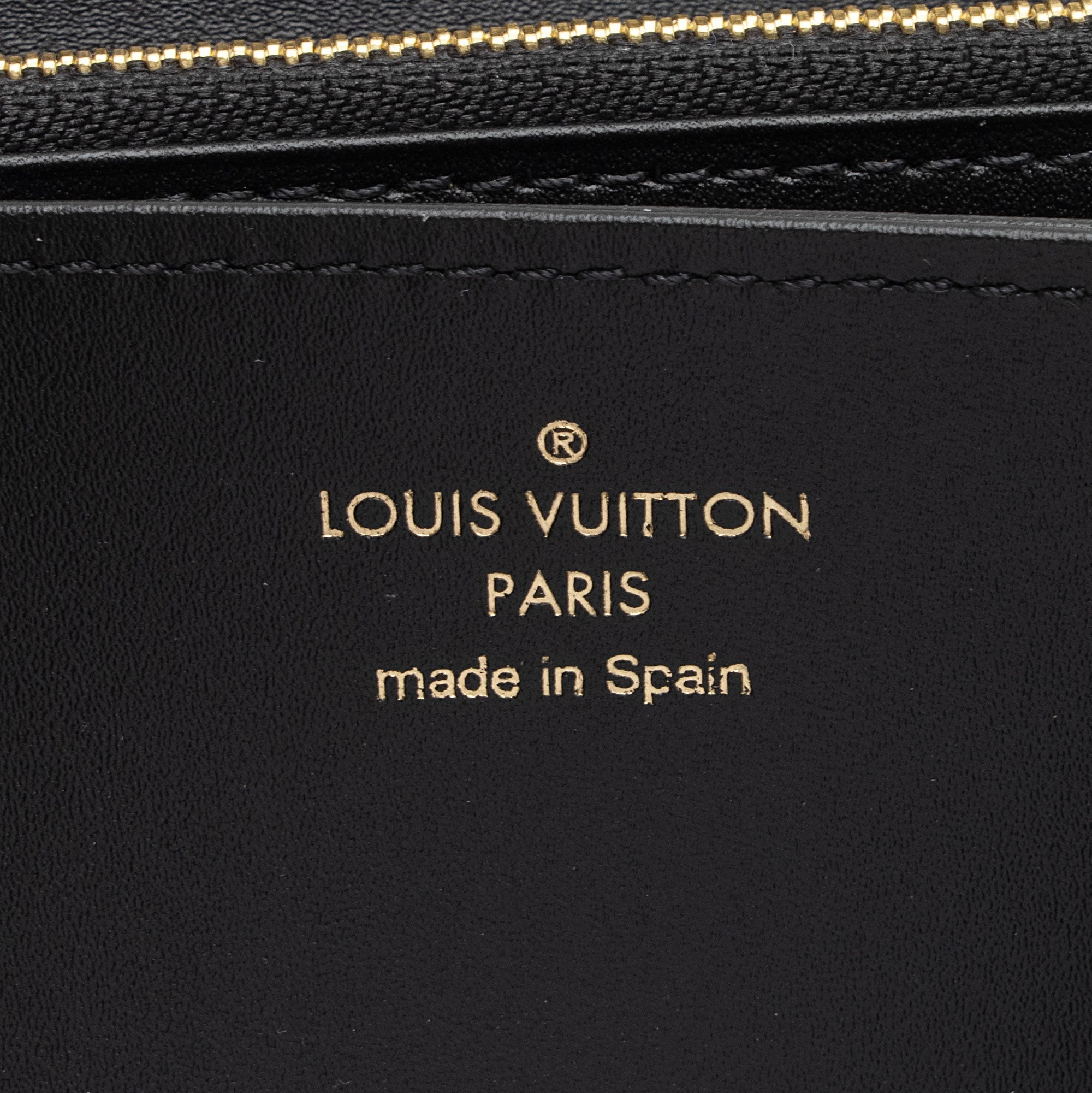 Louis Vuitton Giant Reverse Monogram Zippy Wallet (SHF-MOBEfD)