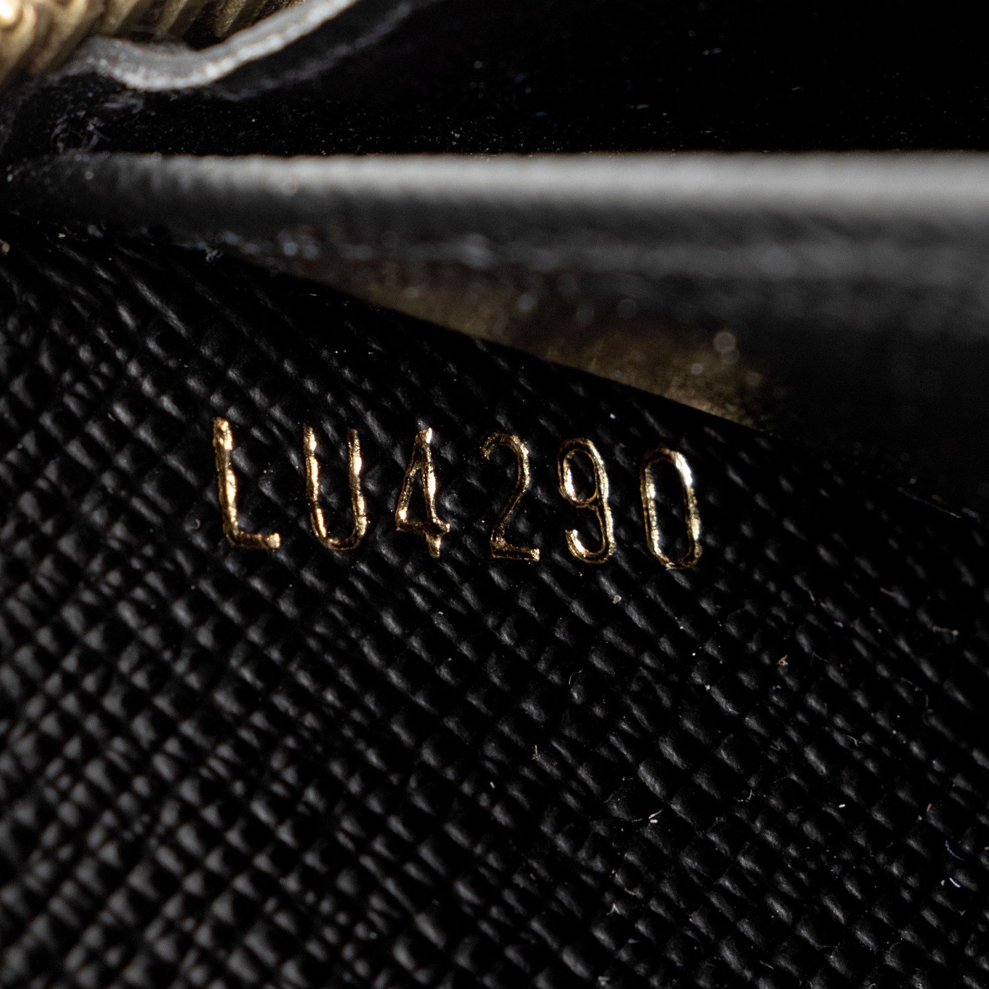 Louis Vuitton Giant Reverse Monogram Zippy Wallet (SHF-3YDrBj)