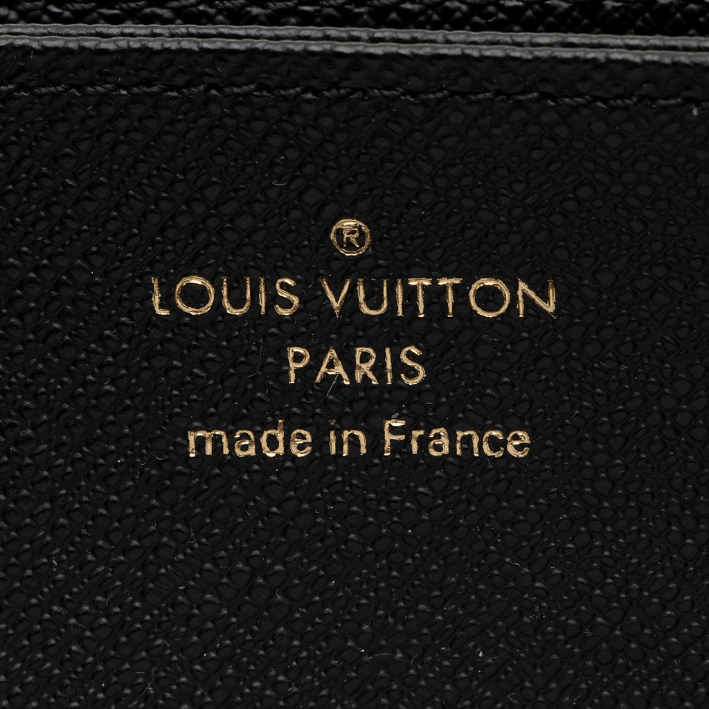 Louis Vuitton Giant Reverse Monogram Zippy Wallet (SHF-3YDrBj)