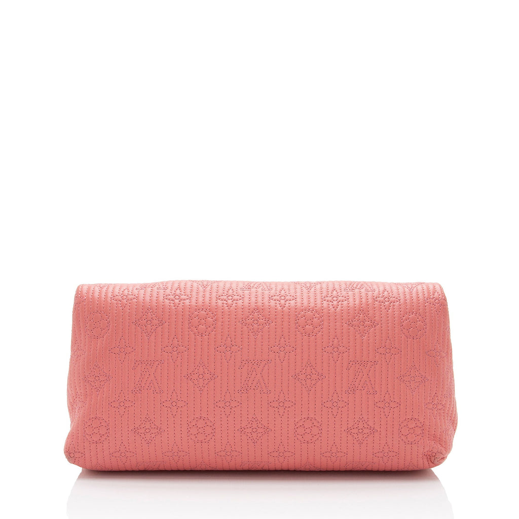 Louis Vuitton Leather Monogram Altair Clutch (SHF-Iyz0F8)