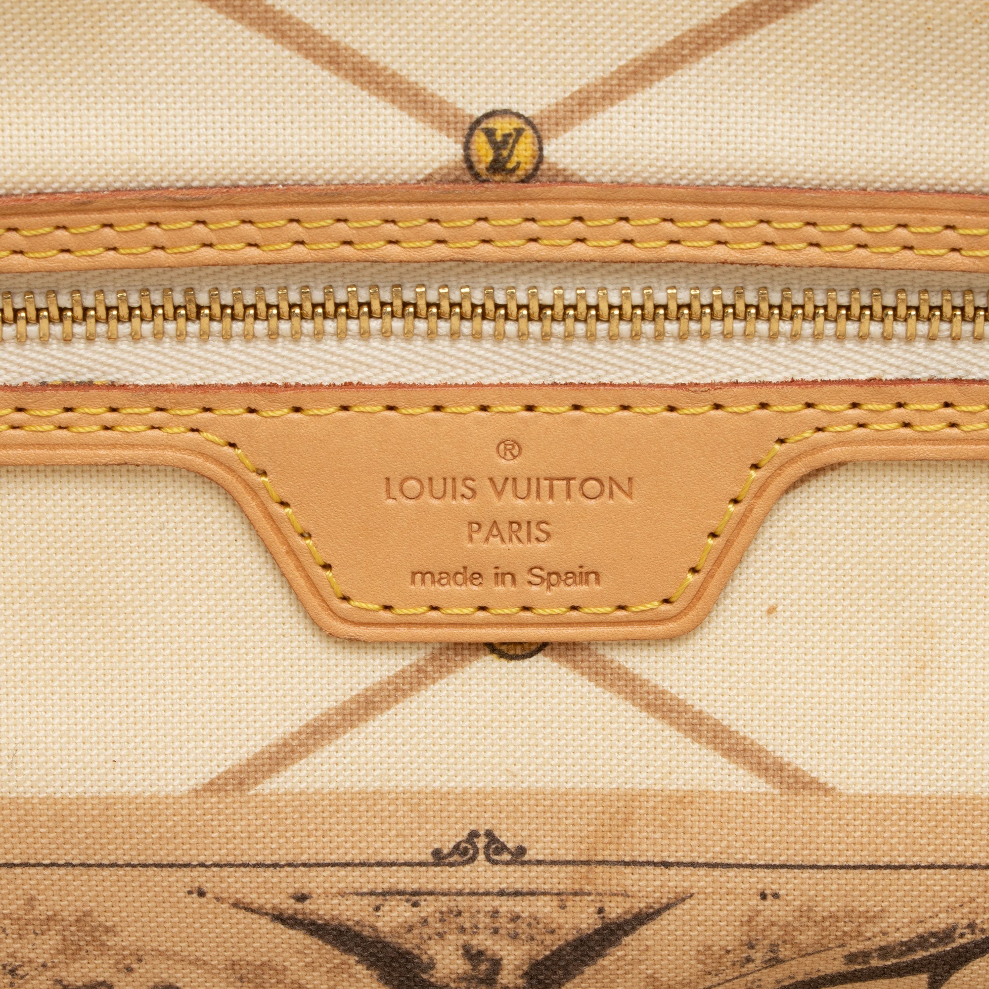 Louis Vuitton Limited Edition Damier Azur Summer Trunk Capri Neverfull MM Tote (SHF-hyU26o)