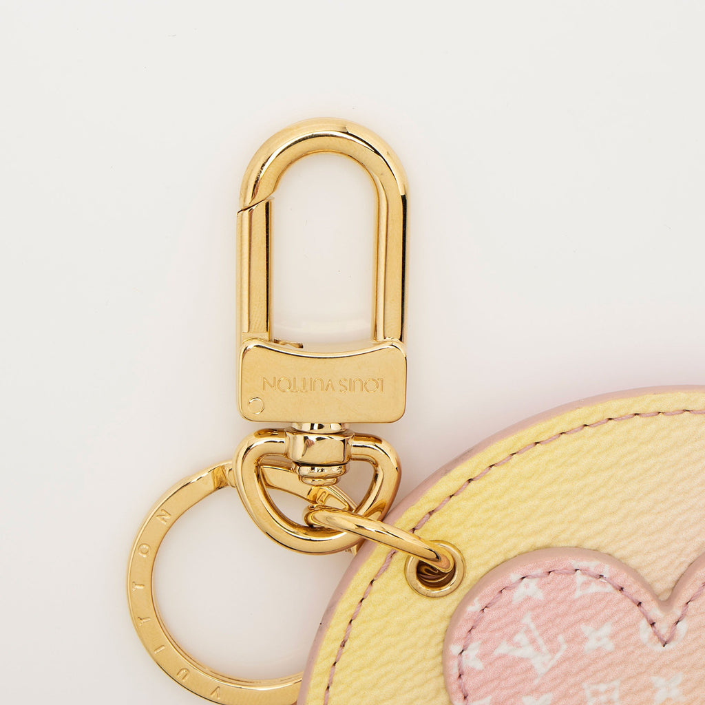 Louis Vuitton Limited Edition Giant Monogram Canvas By The Pool Bag Charm (SHF-dP4tNz)