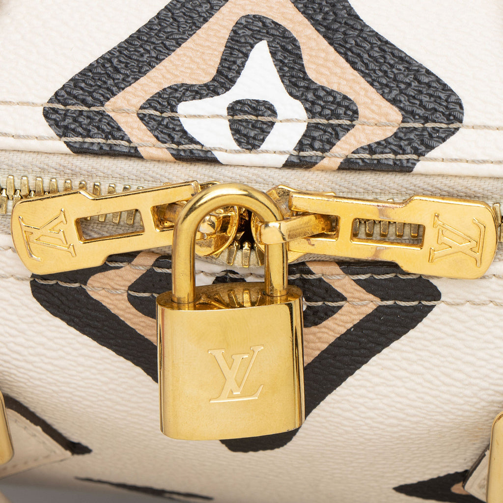 Louis Vuitton Limited Edition Giant Monogram Canvas Wild at Heart Speedy Bandlouliere 25 Satchel (SHF-Gqtbmp)