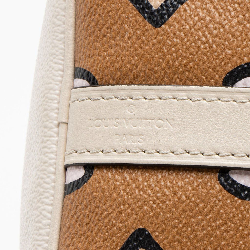 Louis Vuitton Limited Edition Giant Monogram Canvas Wild at Heart Speedy Bandlouliere 25 Satchel (SHF-Gqtbmp)