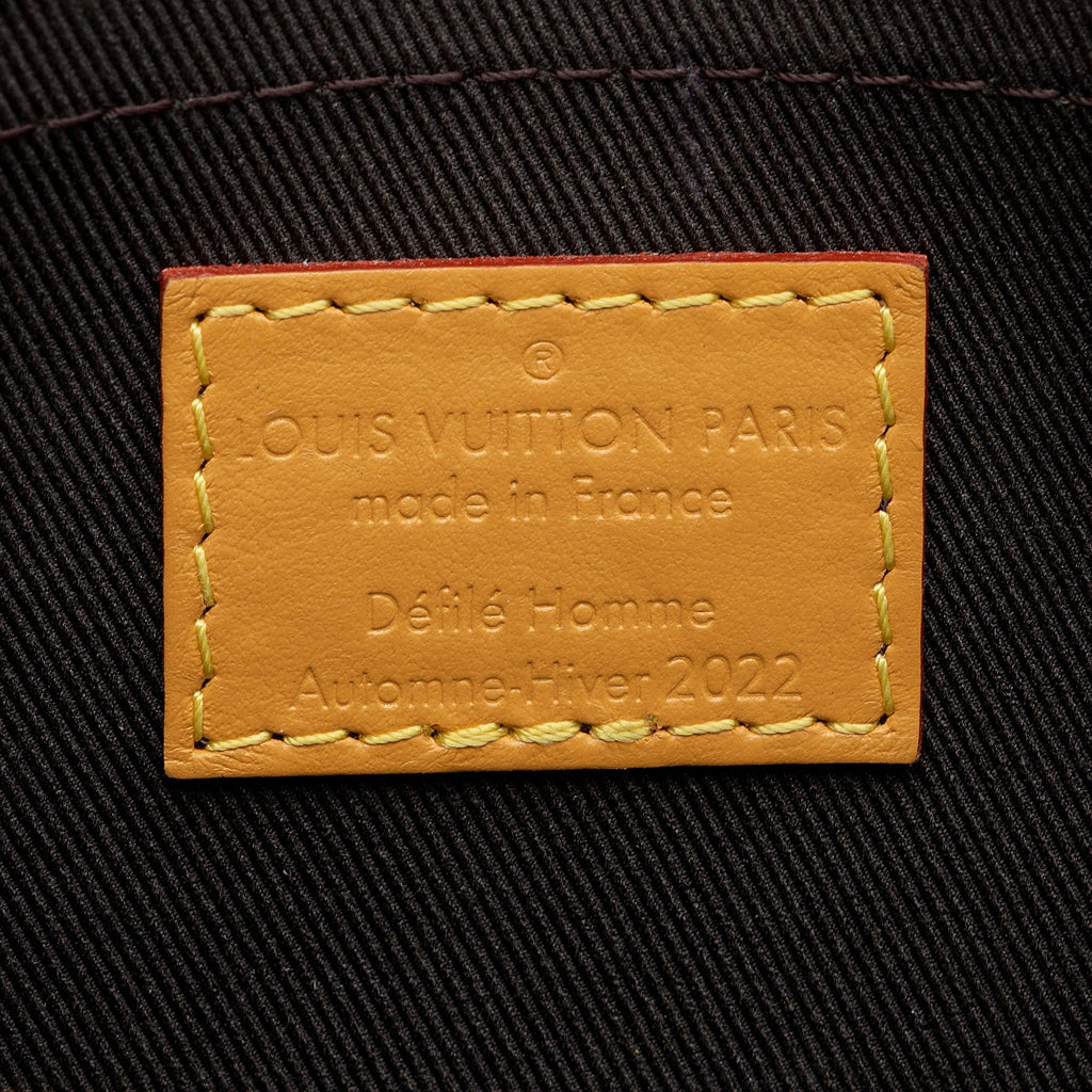 Louis Vuitton Limited Edition Monogram Blurry Soft Trunk Messenger (SHF-VWx6CA)