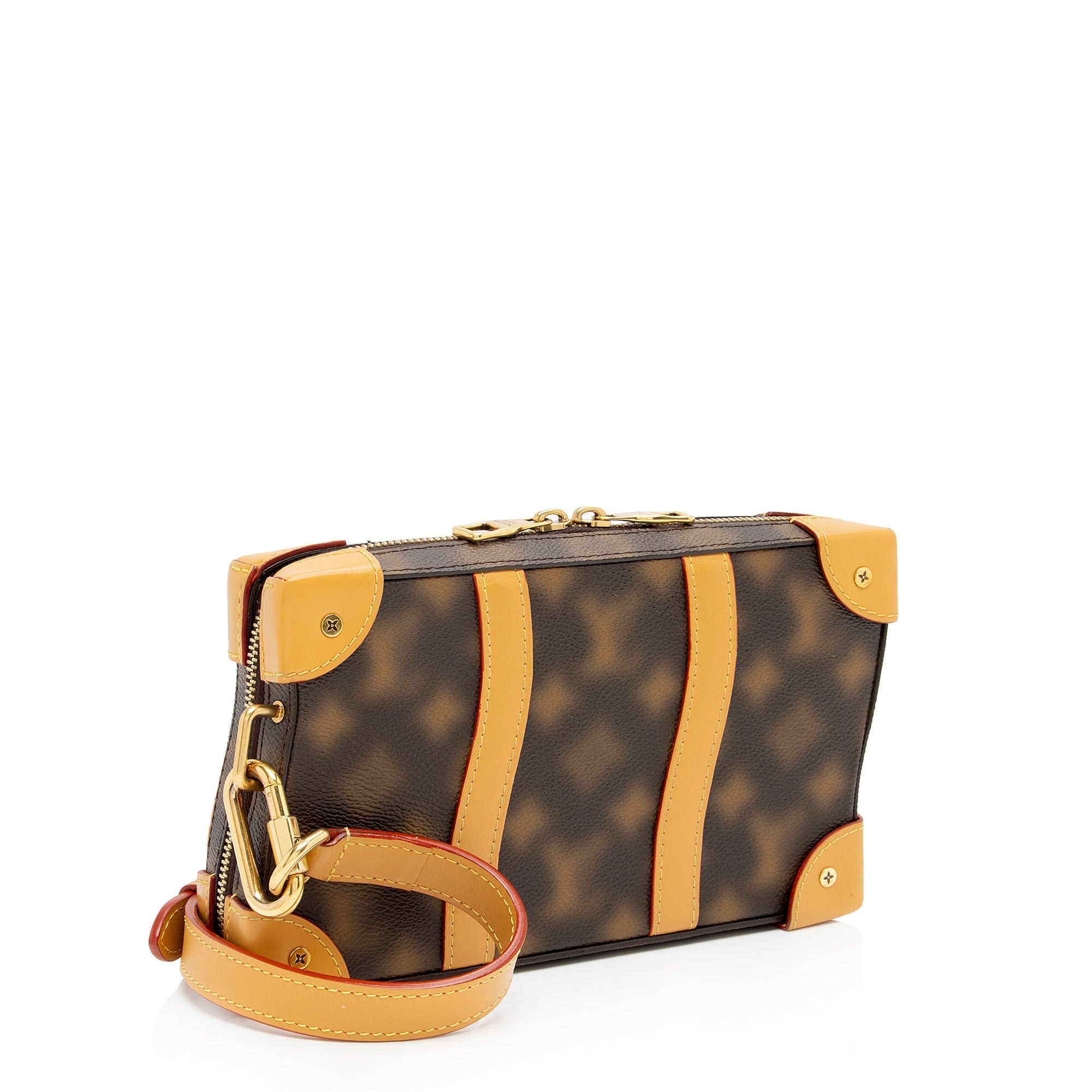 Louis Vuitton Limited Edition Monogram Blurry Soft Trunk Messenger (SHF-VWx6CA)
