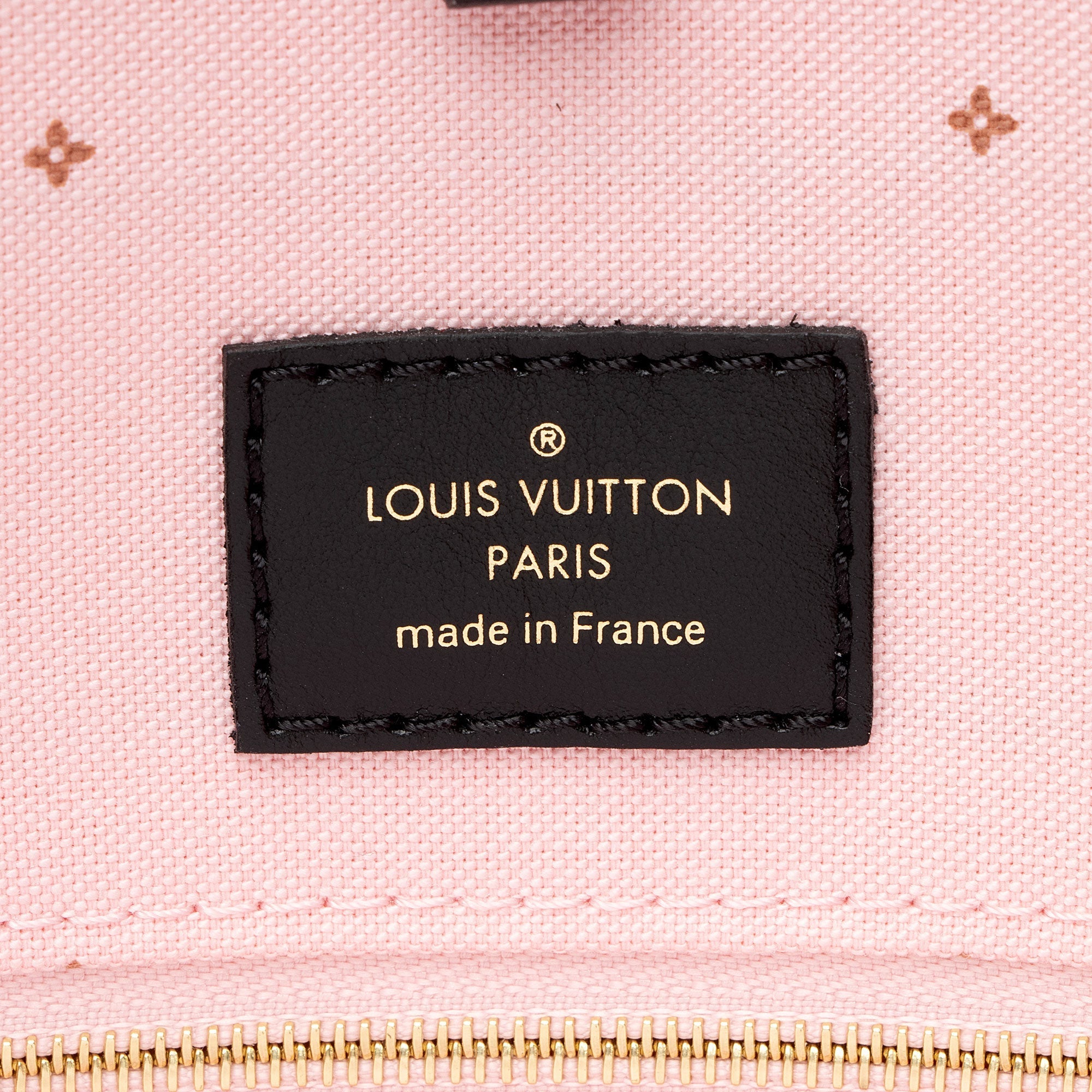 Louis Vuitton Limited Edition Monogram Canvas Fall For You Onthego MM Tote (SHF-5wj4Ba)
