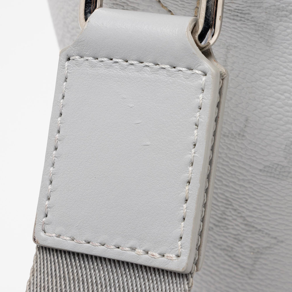 Louis Vuitton Limited Edition Monogram Canvas Logo Chalk Sling Bag (SHF-Z5G0Jz)