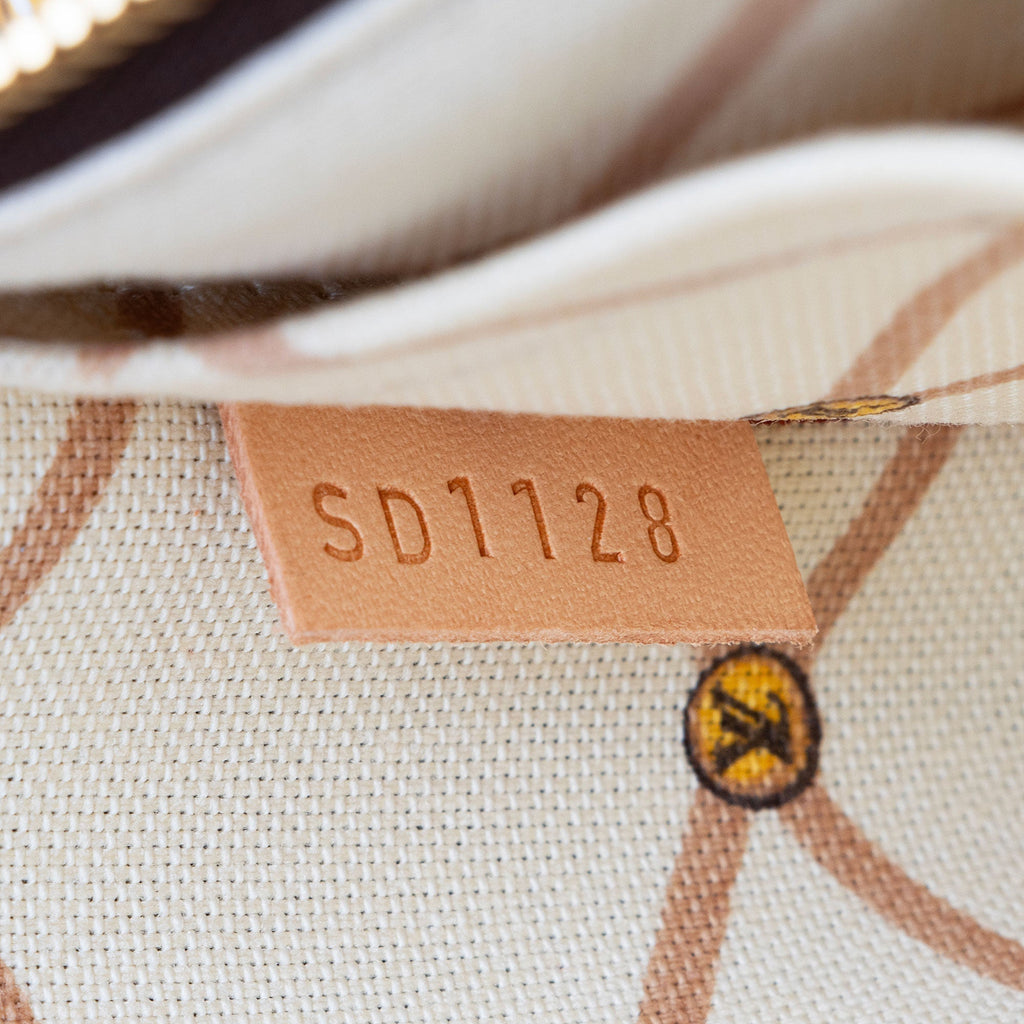 Louis Vuitton Limited Edition Monogram Canvas Summer Trunk Neverfull MM Pochette