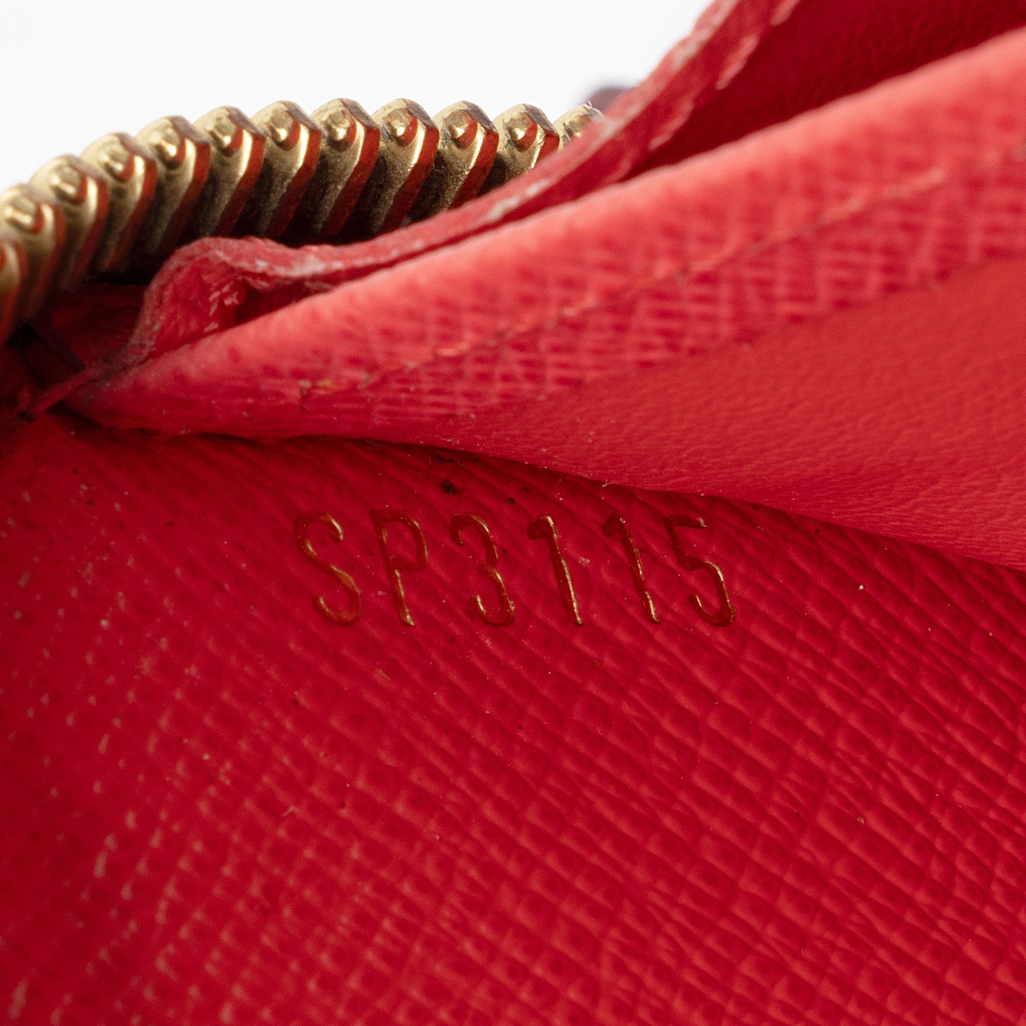 Louis Vuitton Limited Edition Monogram Canvas Totem Zippy Wallet (SHF-uA5Cw6)