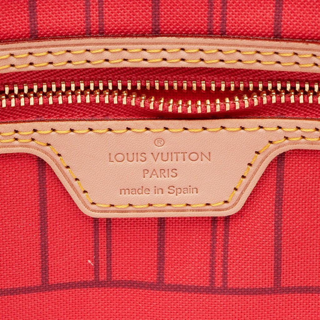 Louis Vuitton Limited Edition Monogram Canvas V Neverfull MM Tote (SHF-wHbFFj)