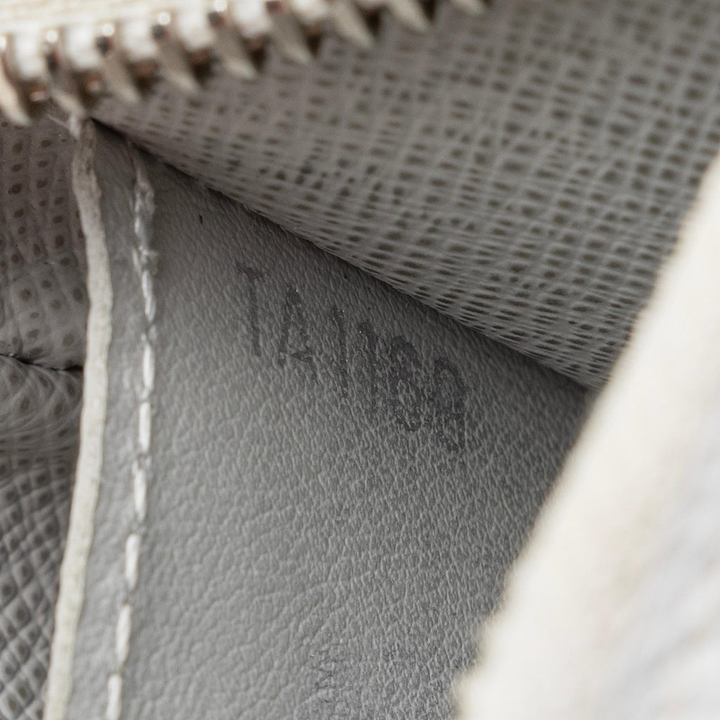Louis Vuitton Limited Edition Monogram Chalk Canvas Logo Story PM Key Pouch (SHF-22616)