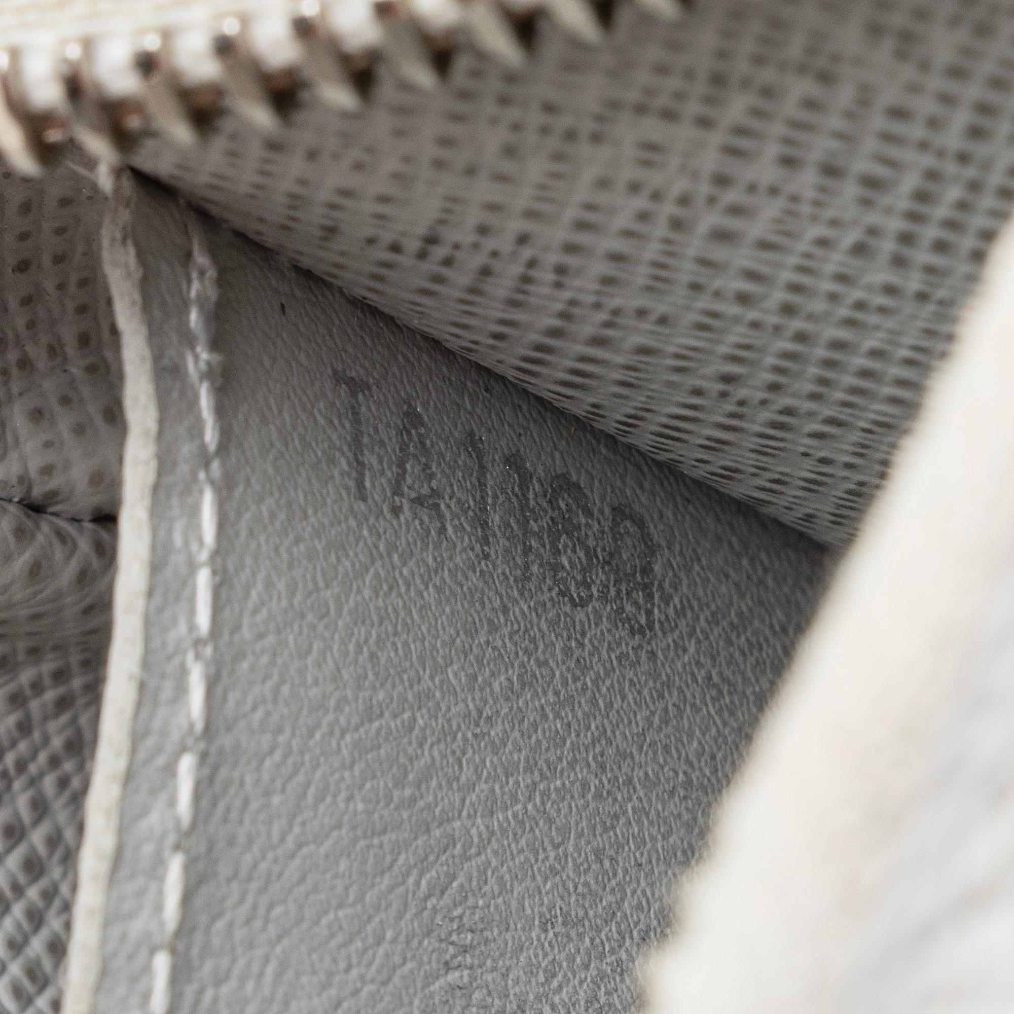 Louis Vuitton Limited Edition Monogram Chalk Canvas Logo Story PM Key Pouch (SHF-22616)