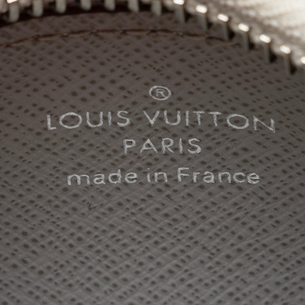 Louis Vuitton Limited Edition Monogram Chalk Canvas Logo Story PM Key Pouch (SHF-22616)
