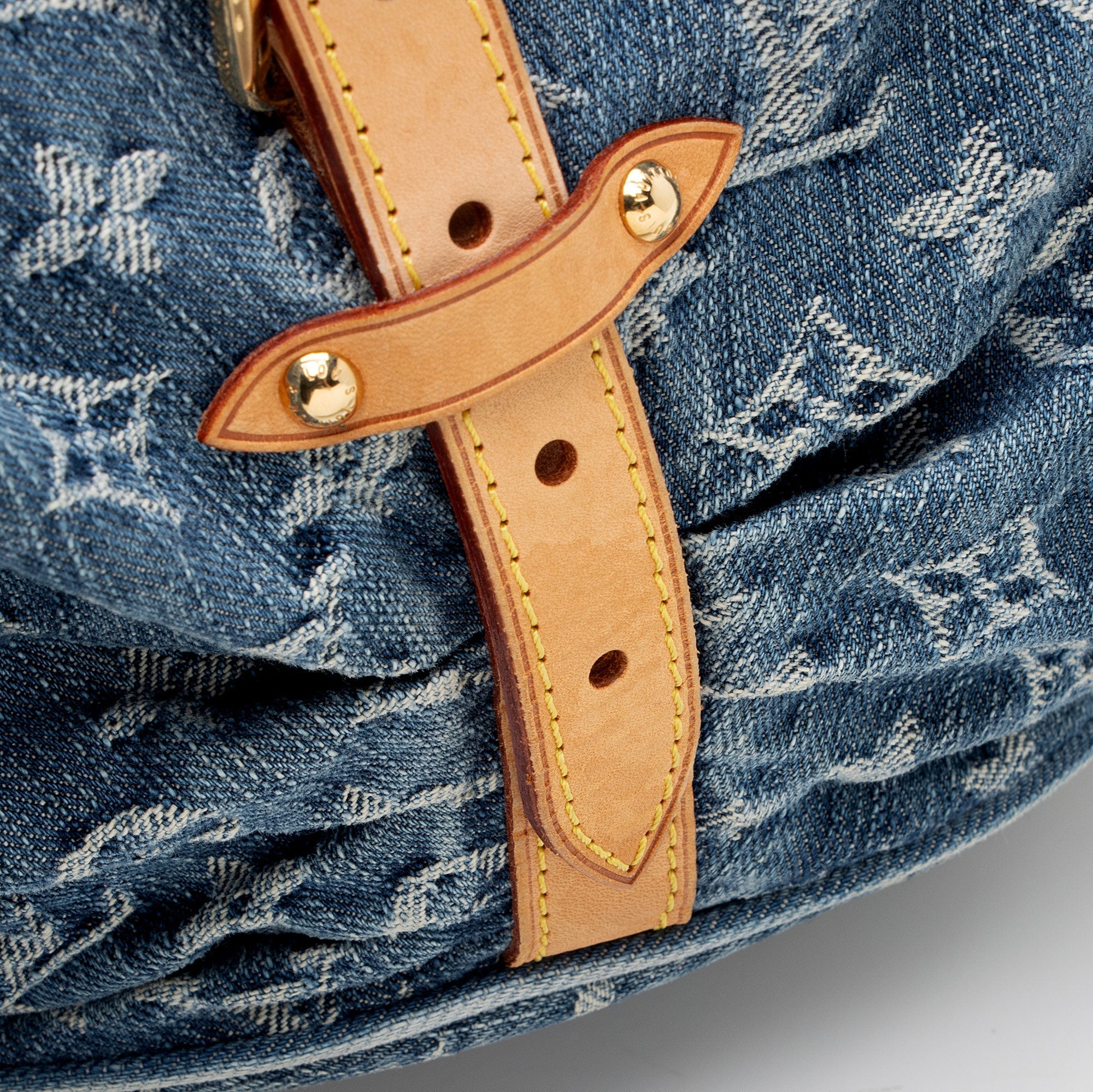 Louis Vuitton Limited Edition Monogram Denim XL Hobo (SHF-nzZZU8)