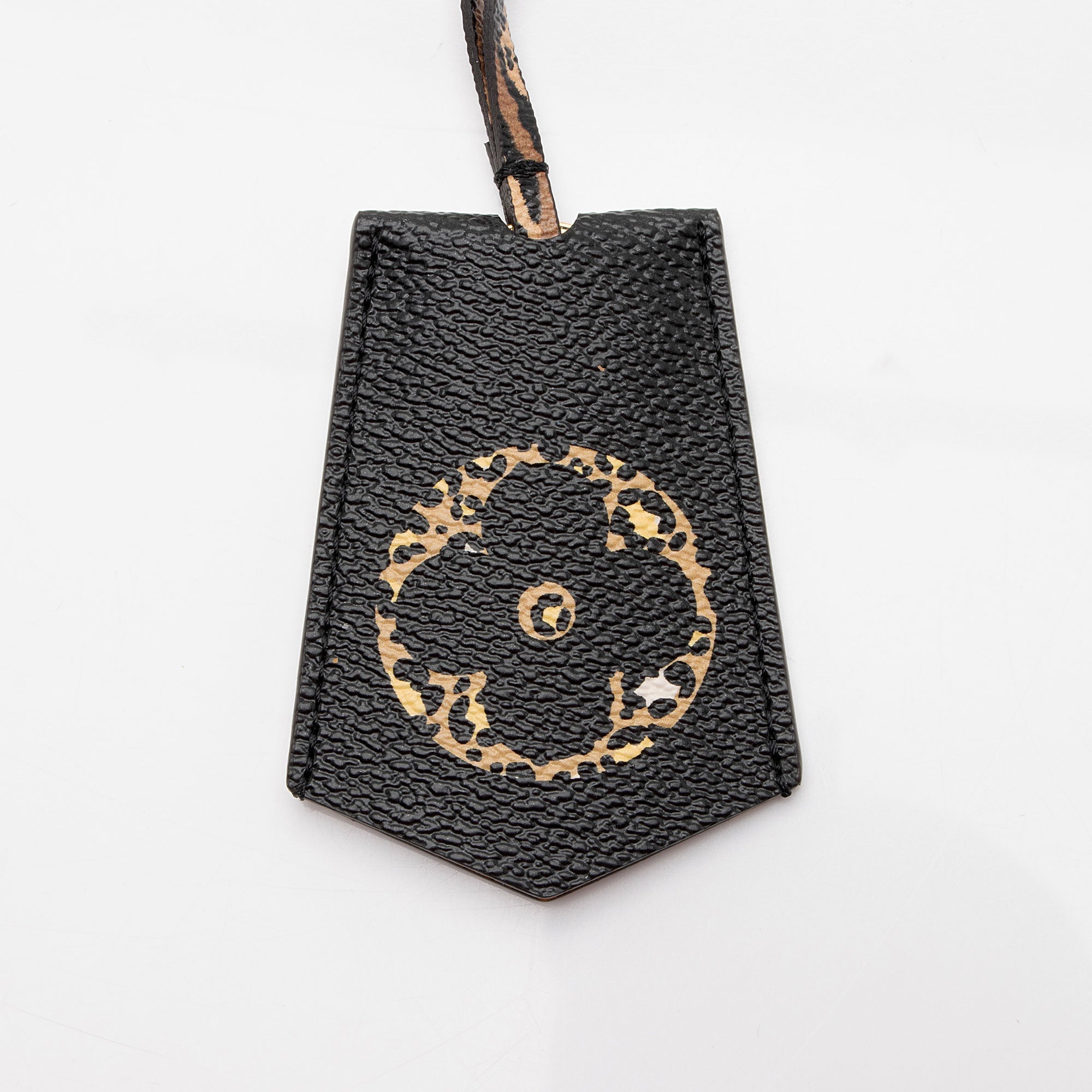 Louis Vuitton Limited Edition Monogram Giant Jungle Luggage Tag (SHF-frEXsn)