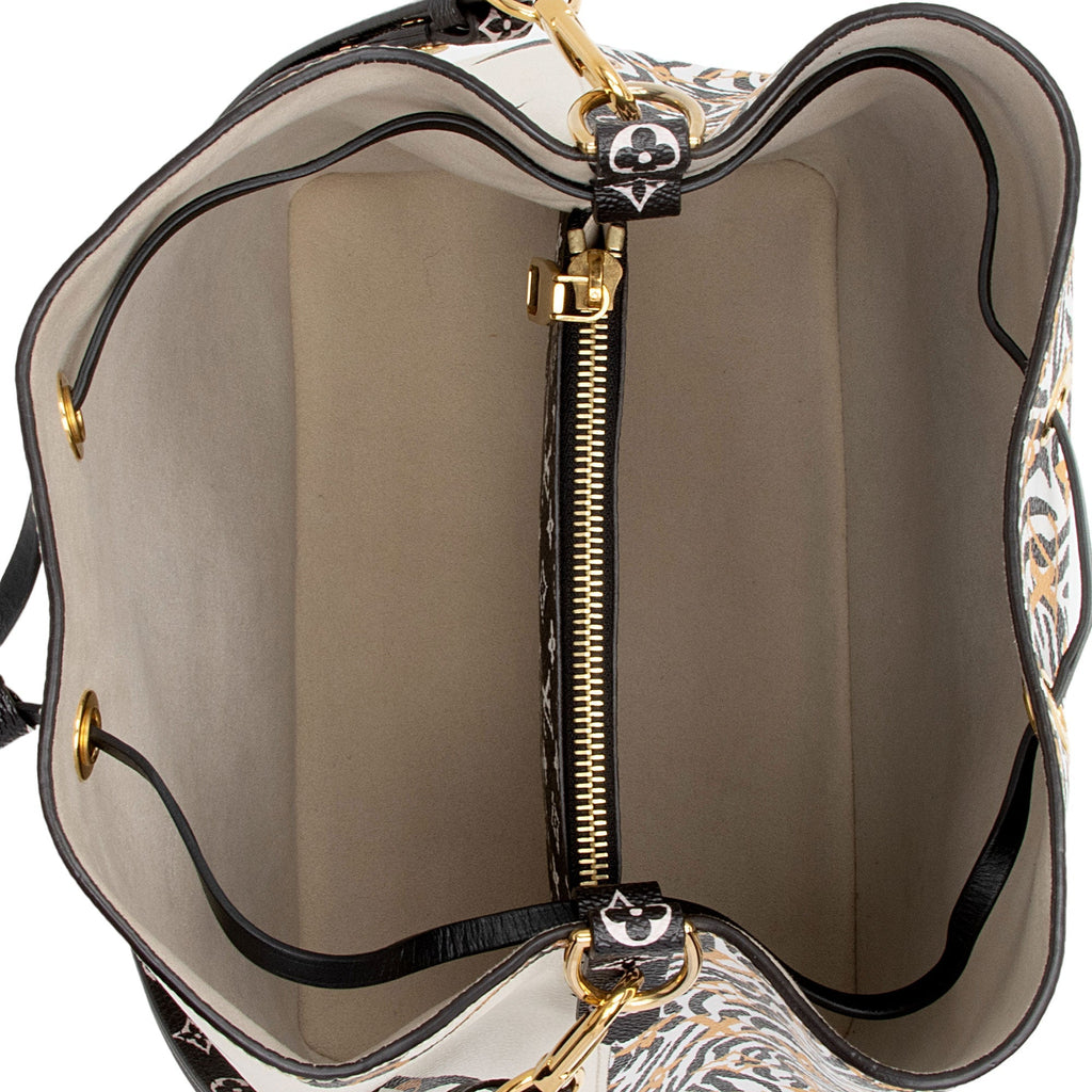 Louis Vuitton Limited Edition Monogram Giant Jungle Neonoe MM Shoulder Bag (SHF-Dk9oys)