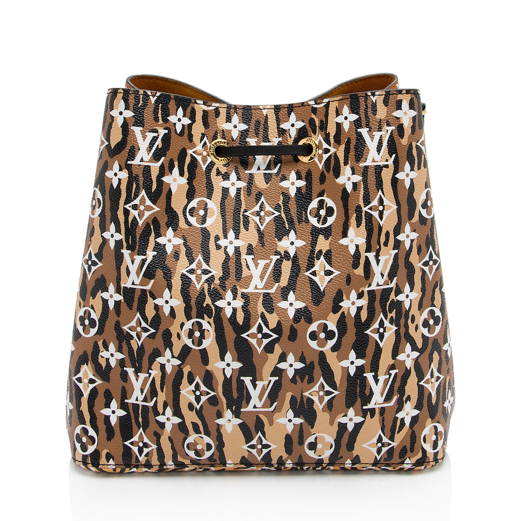 Louis Vuitton Limited Edition Monogram Giant Jungle Neonoe MM Shoulder Bag (SHF-3rqmFR)