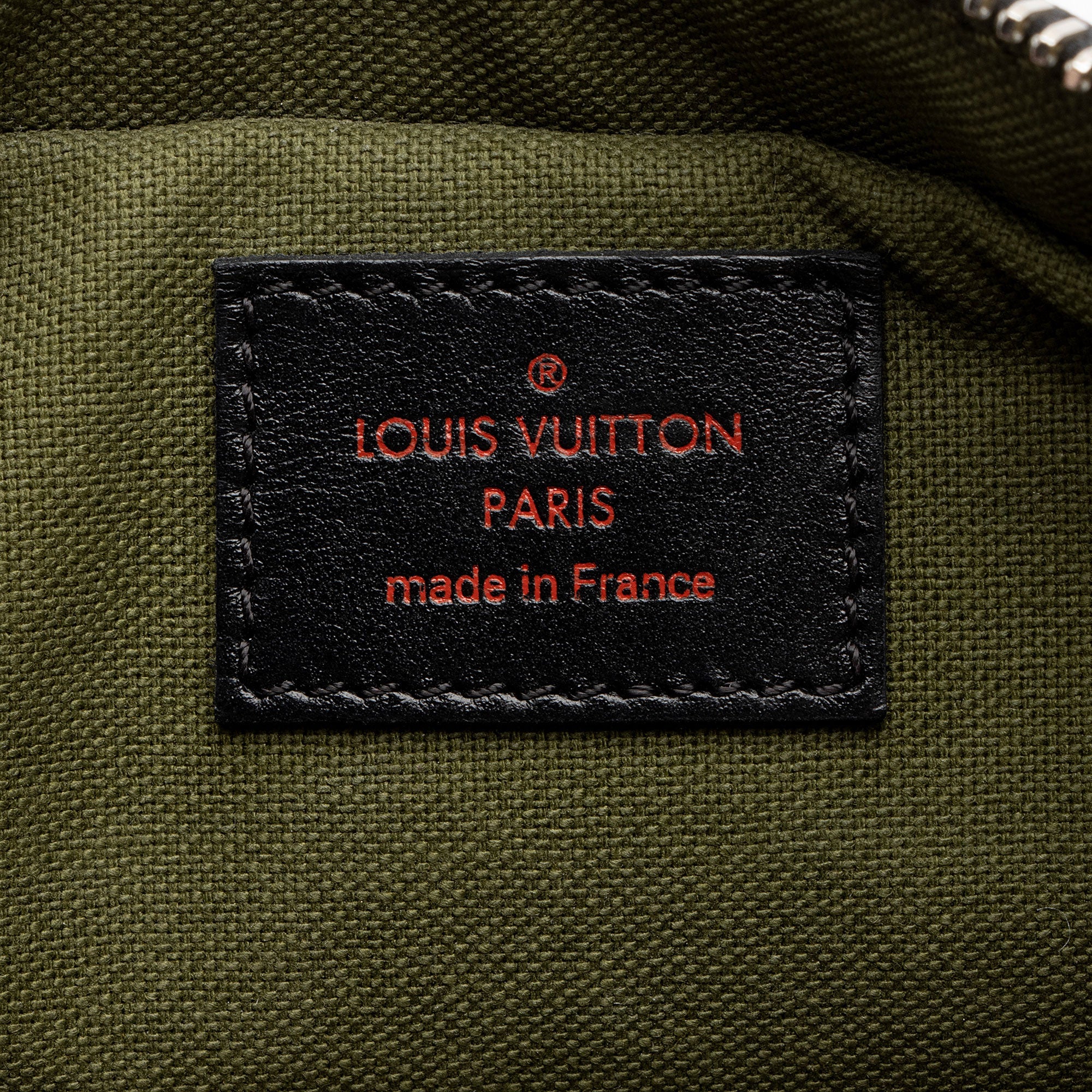 Louis Vuitton Limited Edition Monogram Infrarouge Petite Malle Soft Bag (SHF-qVIXct)