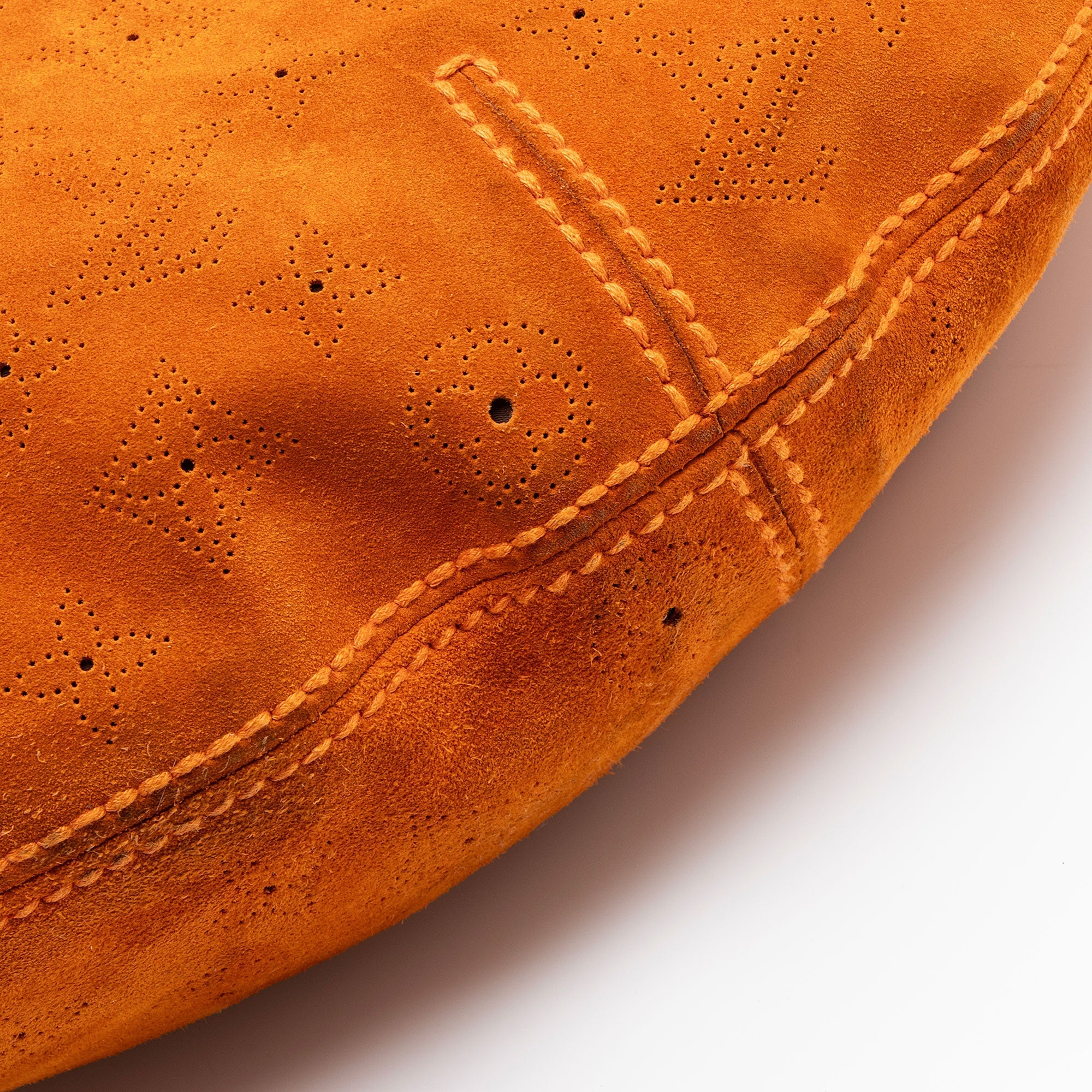 Louis Vuitton Limited Edition Monogram Suede Onatah GM Hobo (SHF-G76oTY)