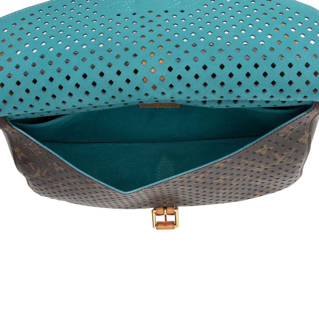 Louis Vuitton Limited Edition Perforated Monogram Canvas Saumur 30 Messenger Bag (SHF-TgFQYZ)