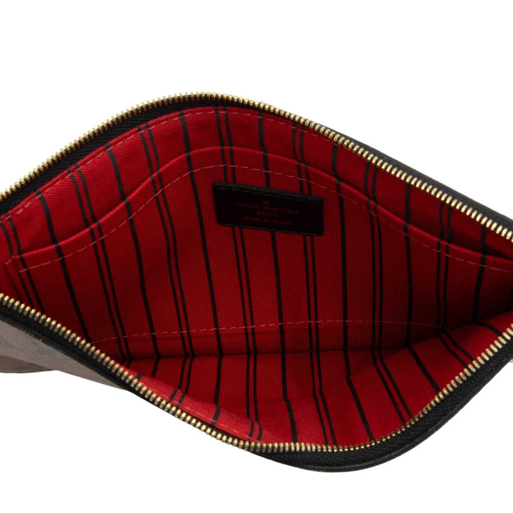Louis Vuitton Limited Edition Reverse Monogram Canvas Kabuki Pochette (SHF-9VUPm7)