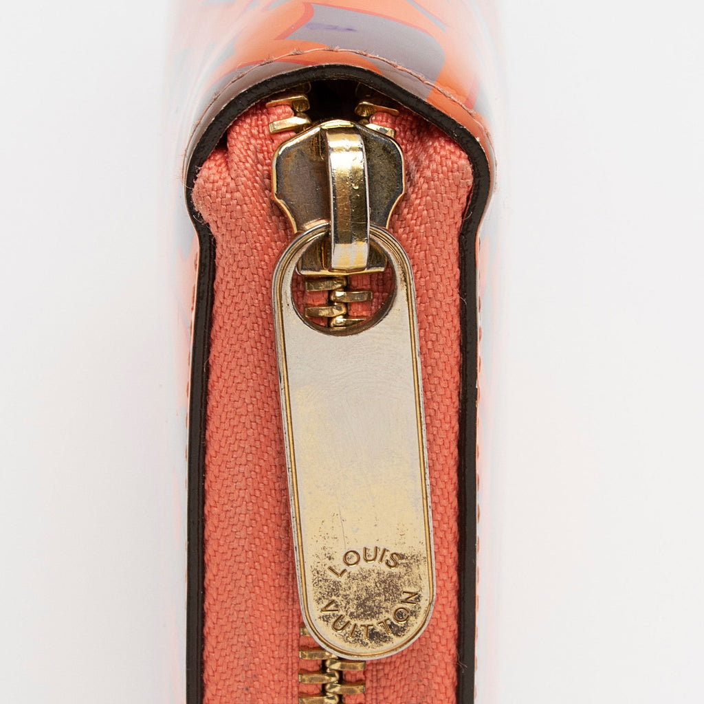Louis Vuitton Limited Edition Vernis Sweet Monogram Zippy Wallet (SHF-ySFnj6)